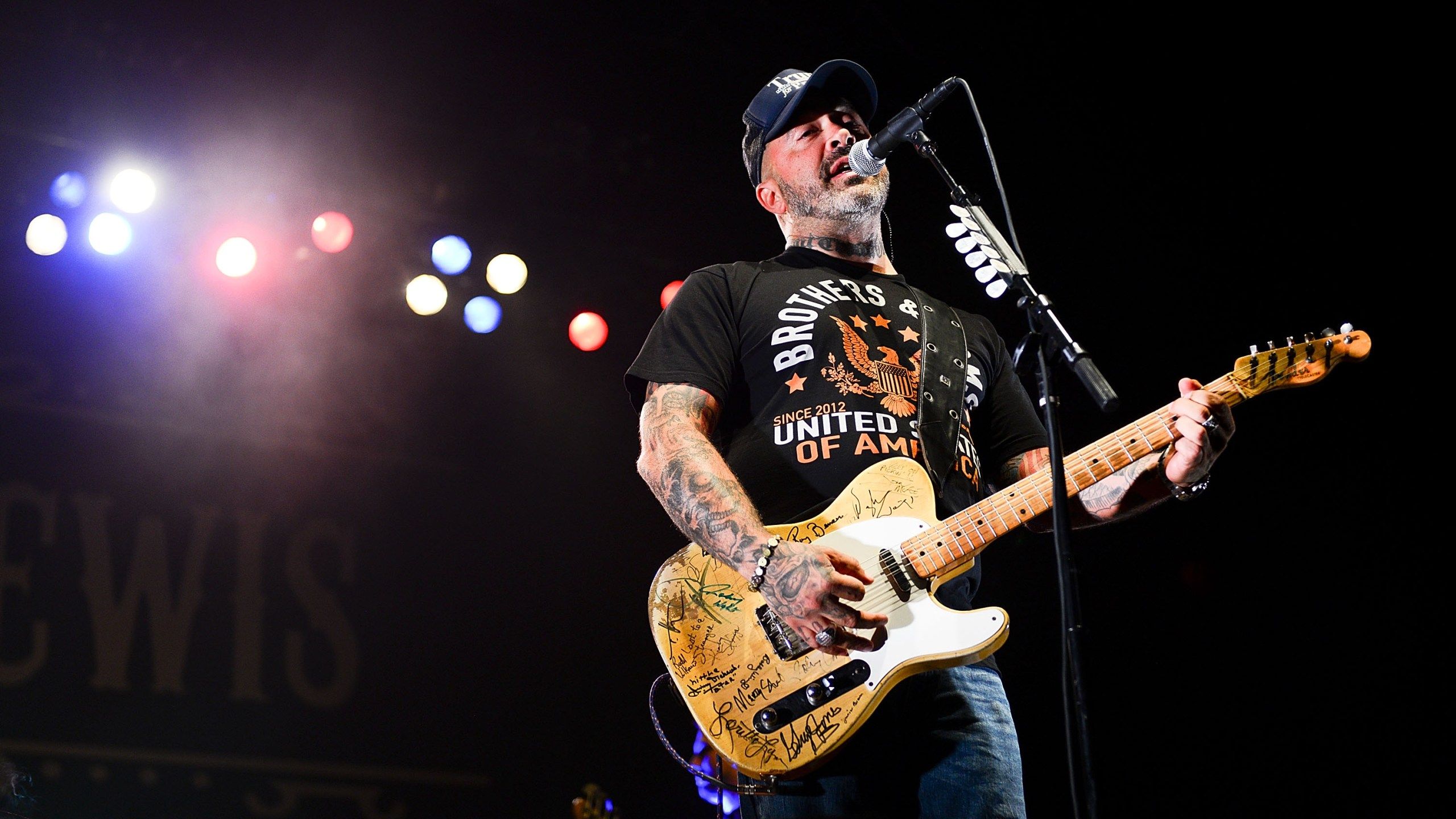 2560x1440 Aaron Lewis, lead singer of Staind, bringing American As It Gets Tour to West Virginia
