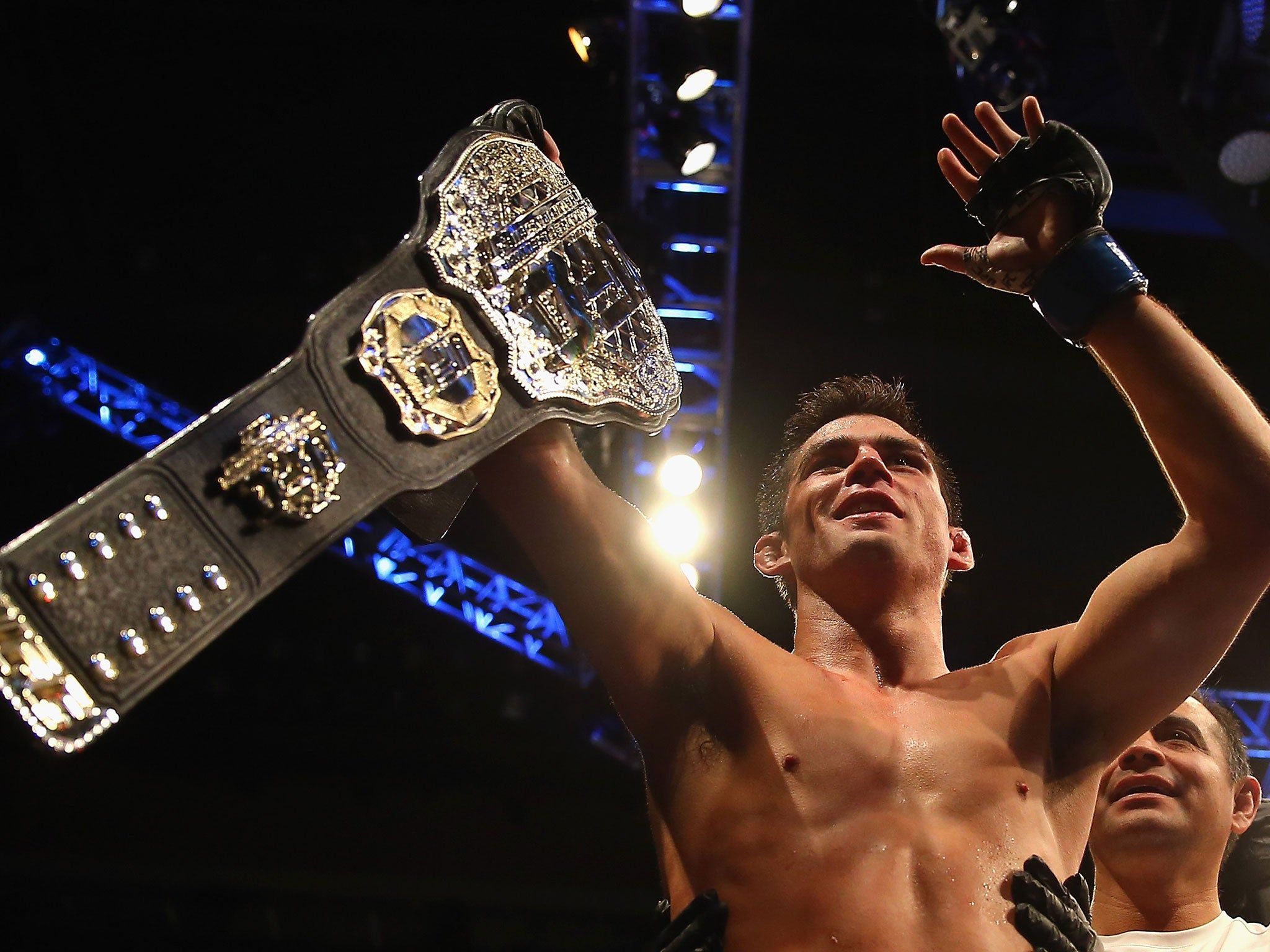 2048x1536 Dominick Cruz beats TJ Dillashaw at UFC Fight Night 81 to regain bantamweight title and end his injury heartache