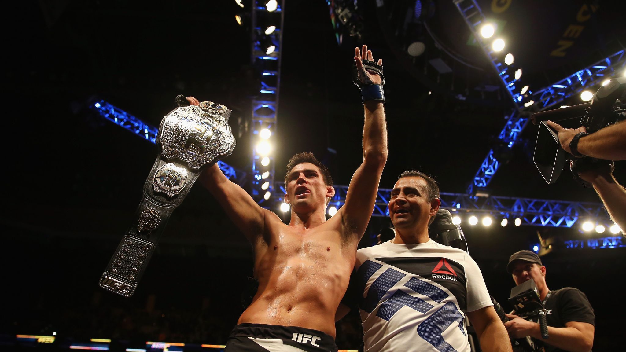 2048x1152 Dominick Cruz defeats TJ Dillashaw to win UFC bantamweight title