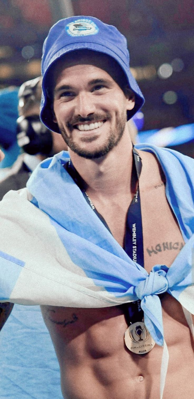 736x1513 De Paul