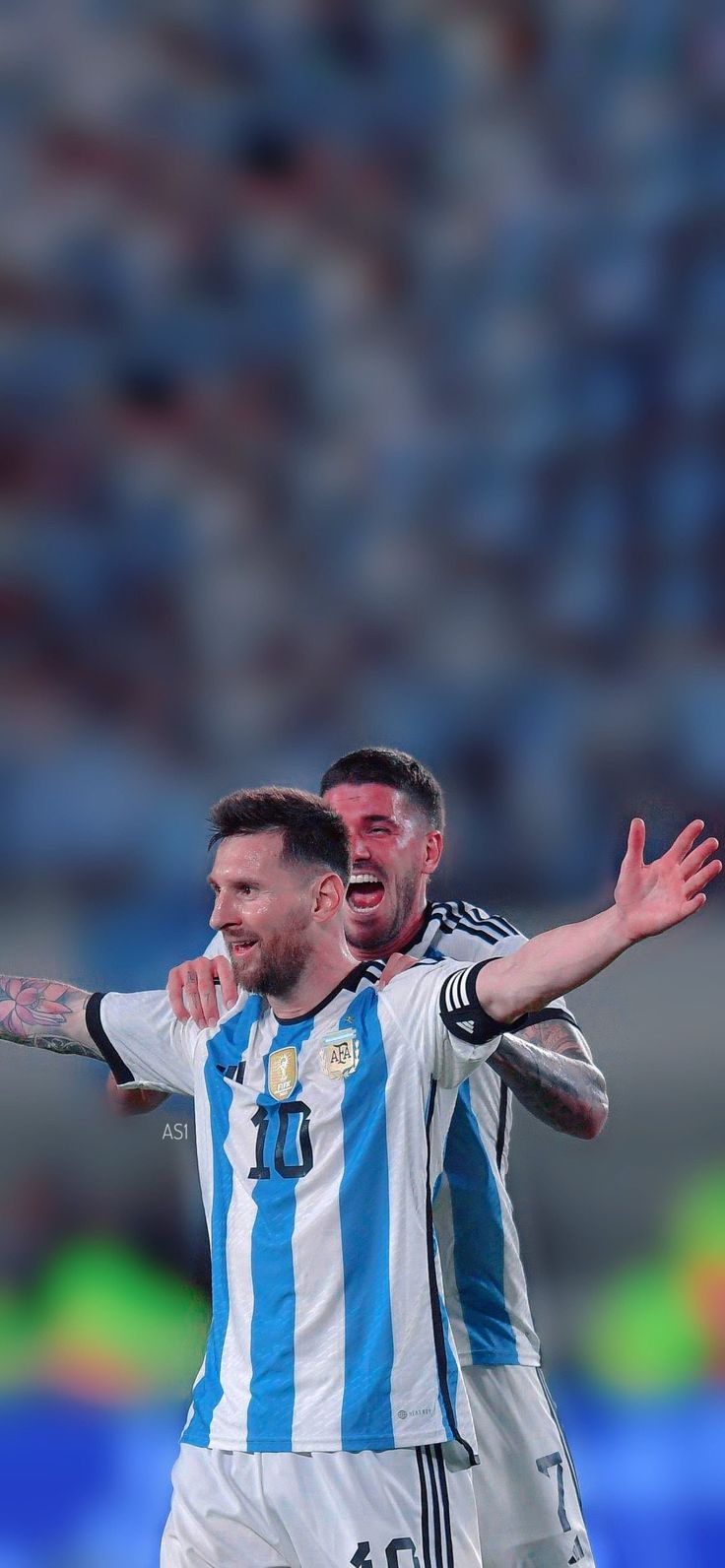 736x1592 4k Wallpaper Messi and De Paul Argentina 2023