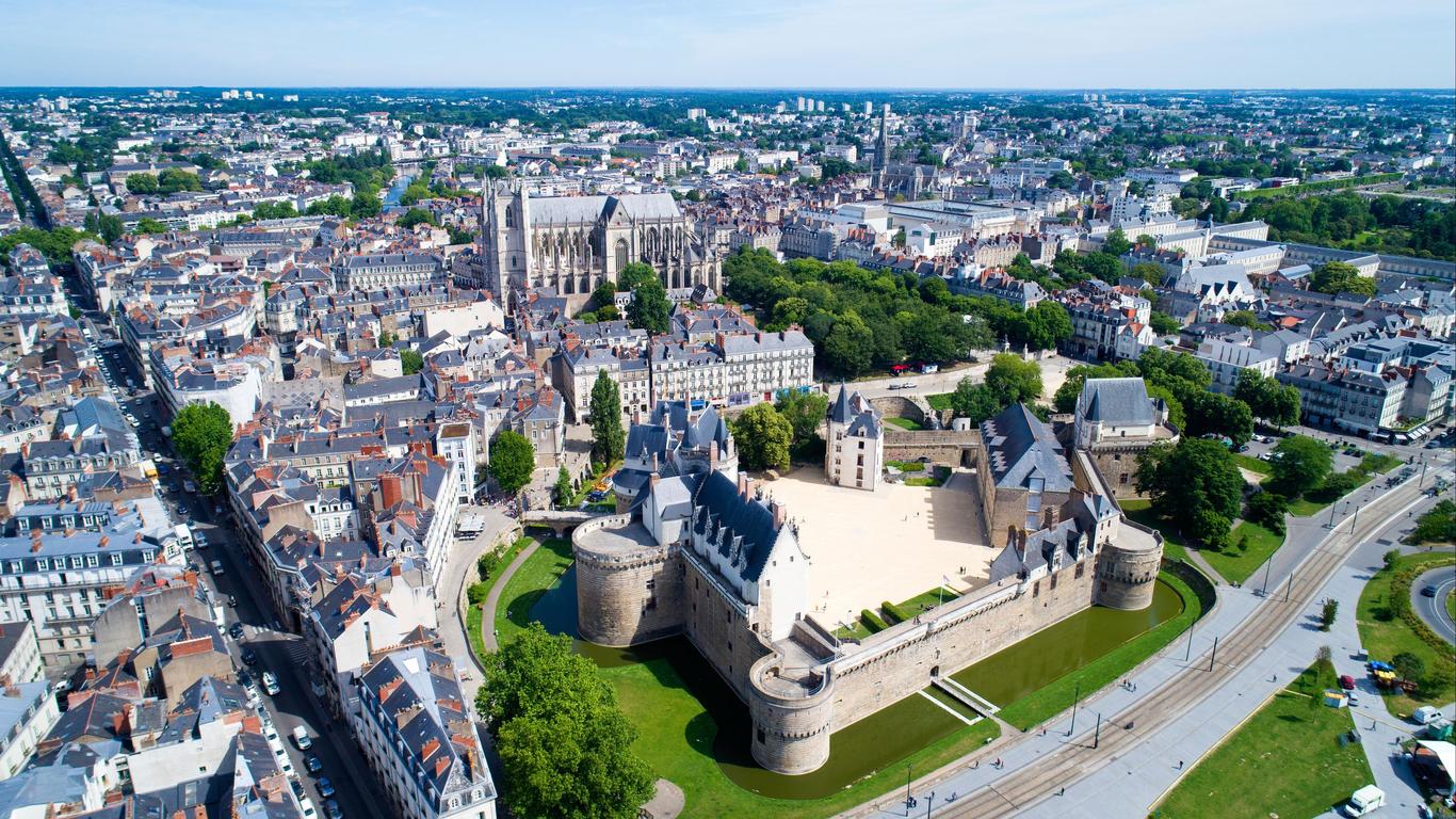 1366x768 Nantes France Wallpaper