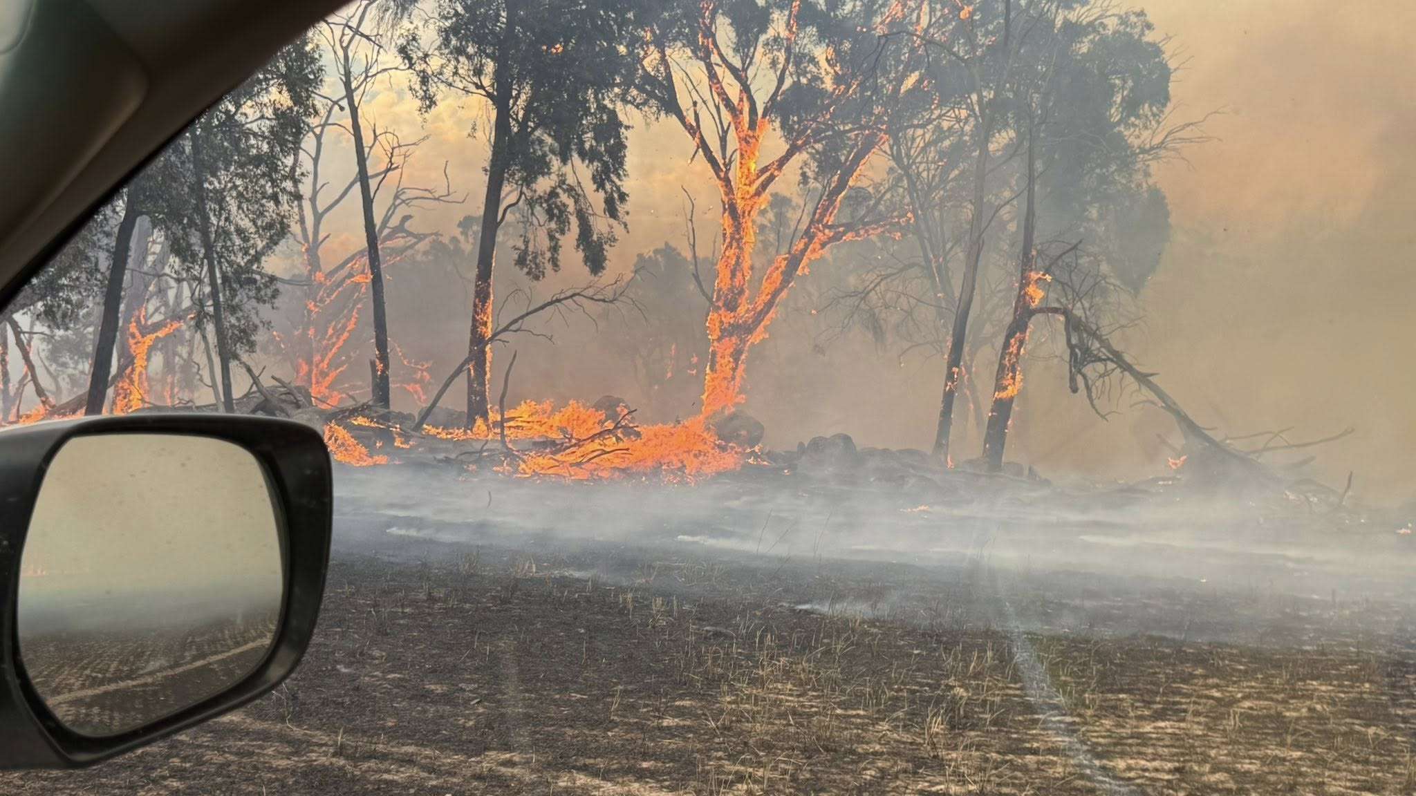 2048x1152 Extreme fire warnings for southern Australian heatwave