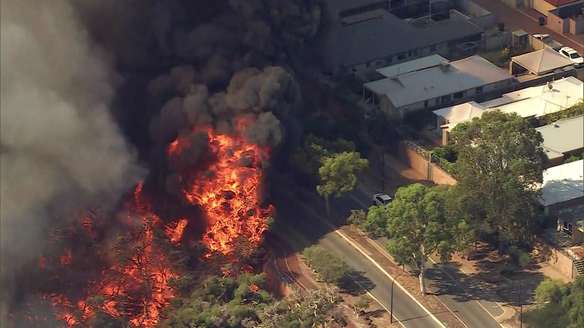 1920x1080 Bushfire Threatens Dozens Of Homes In Ellenbrook, North East Of Perth