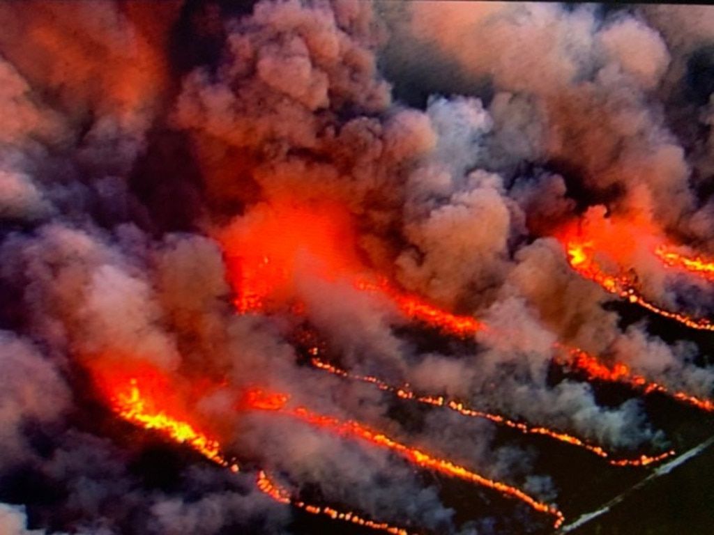 1024x768 Photos: Bribie Island bushfire picture gallery