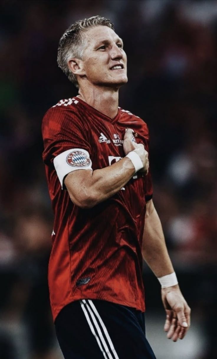 736x1216 German football team wallpaper. Bayern munich red background, Football player costume, Soccer players