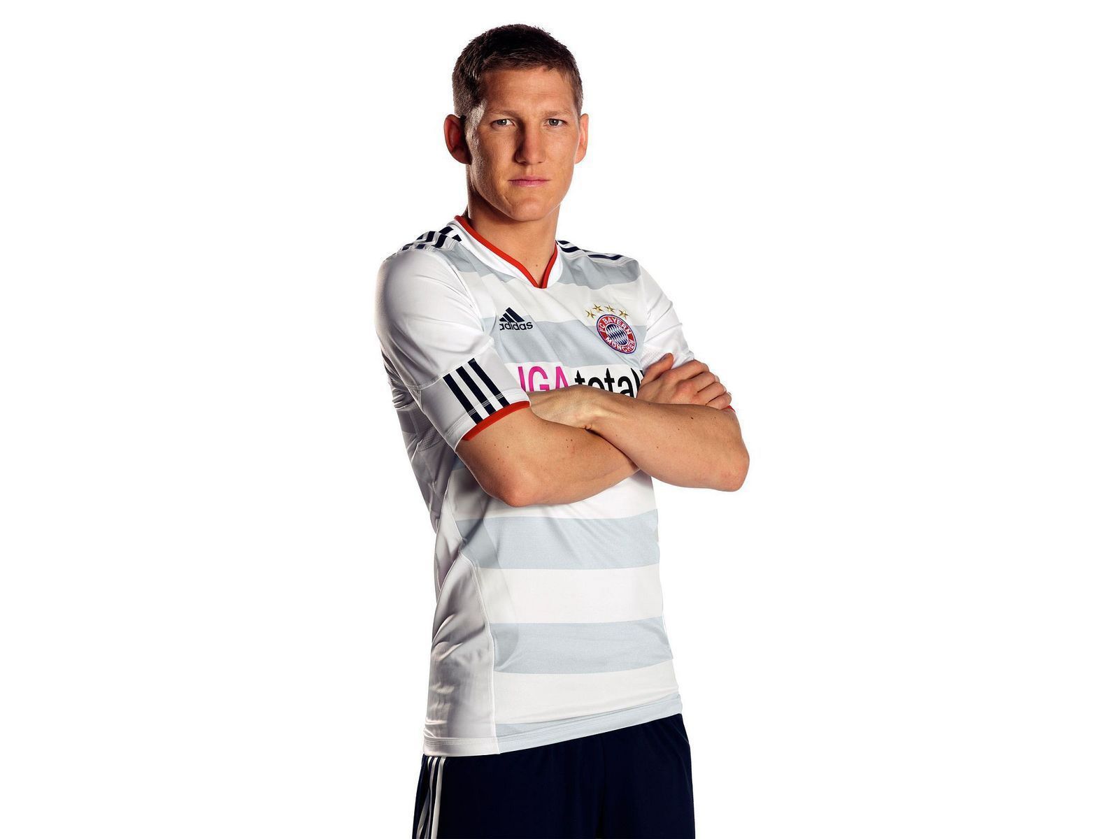 1600x1200 The football player of Bayern Bastian Schweinsteiger on white background Desktop wallpaper 1600x1200