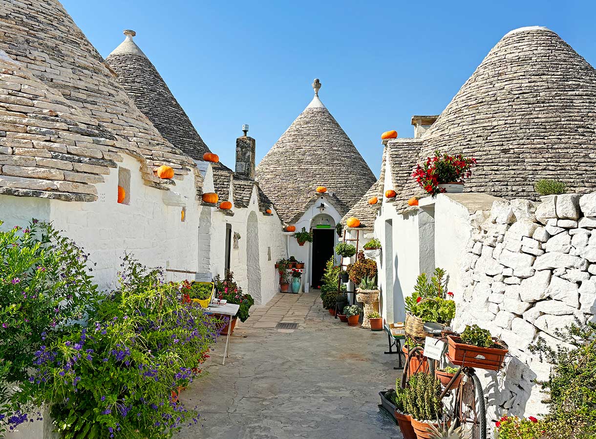 1220x900 Alberobello Travel Guide • Visit Puglia's Famous Stone Houses