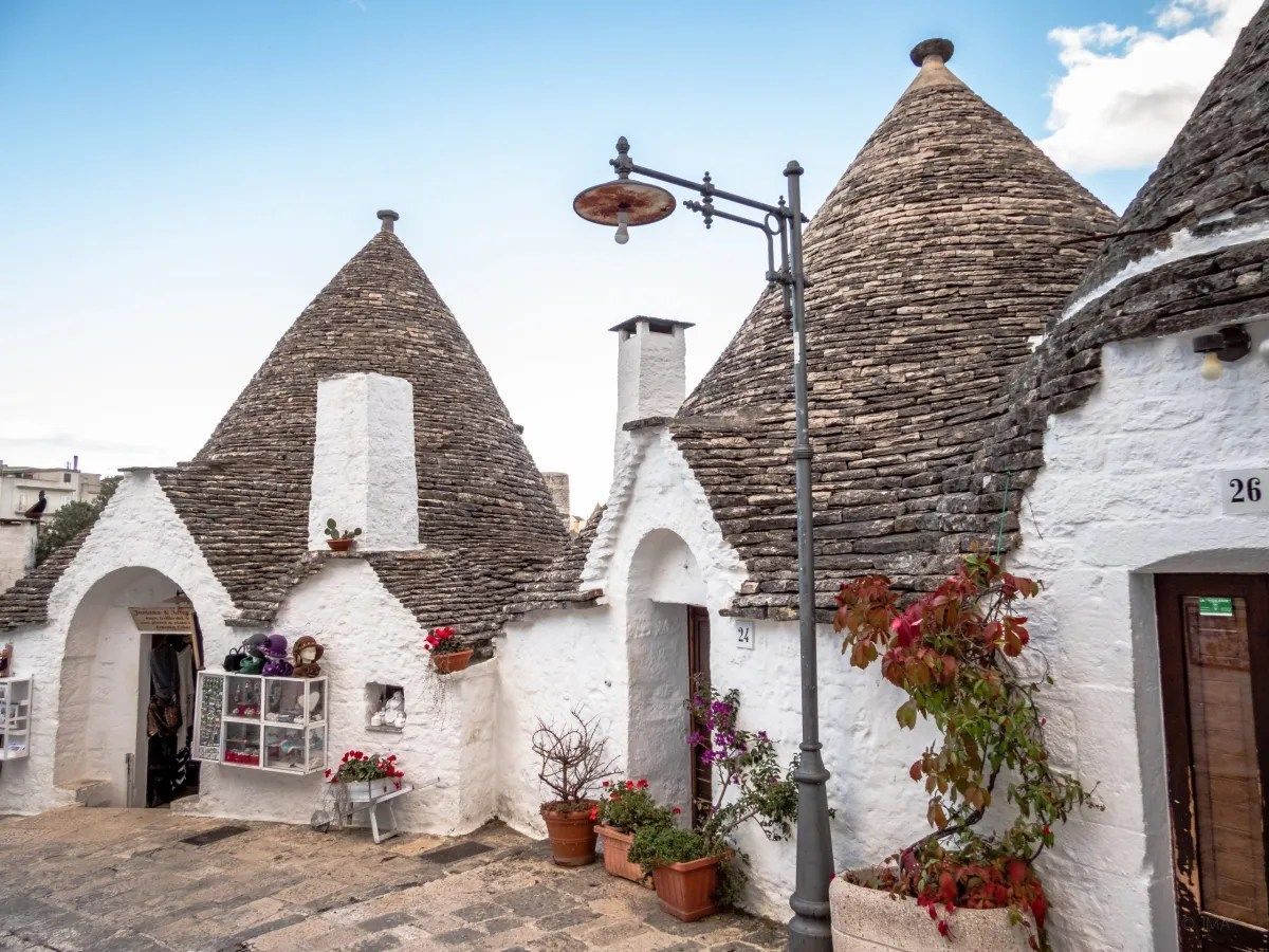 1200x900 Exploring the Trulli in Alberobello moving around just moving around