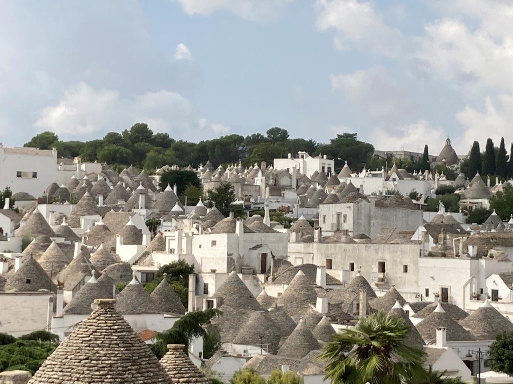 1024x768 Amazing Alberobello: Puglia's unique Unesco gem