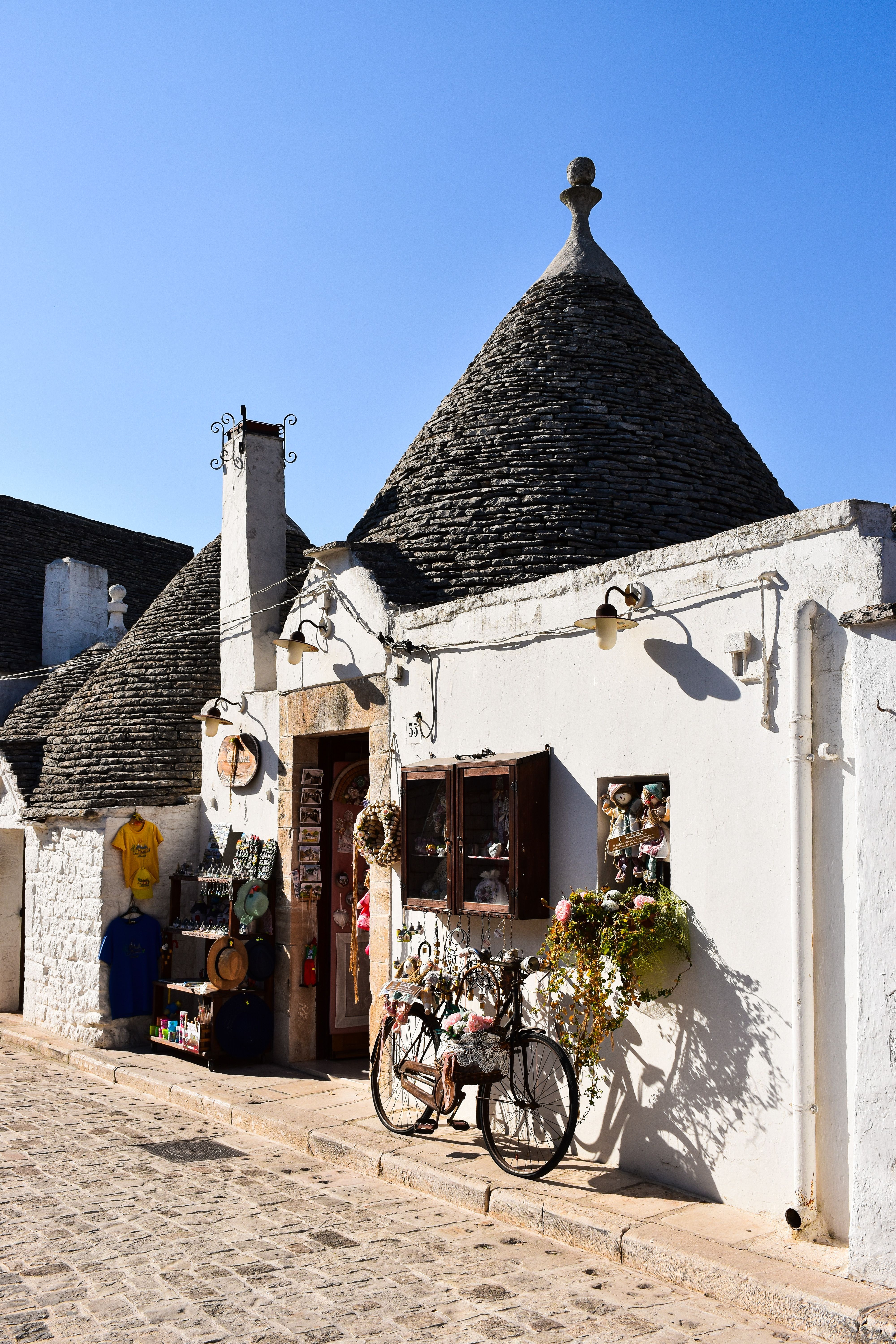 4000x6000 Charming Trulli Houses in Alberobello, Italy · Free