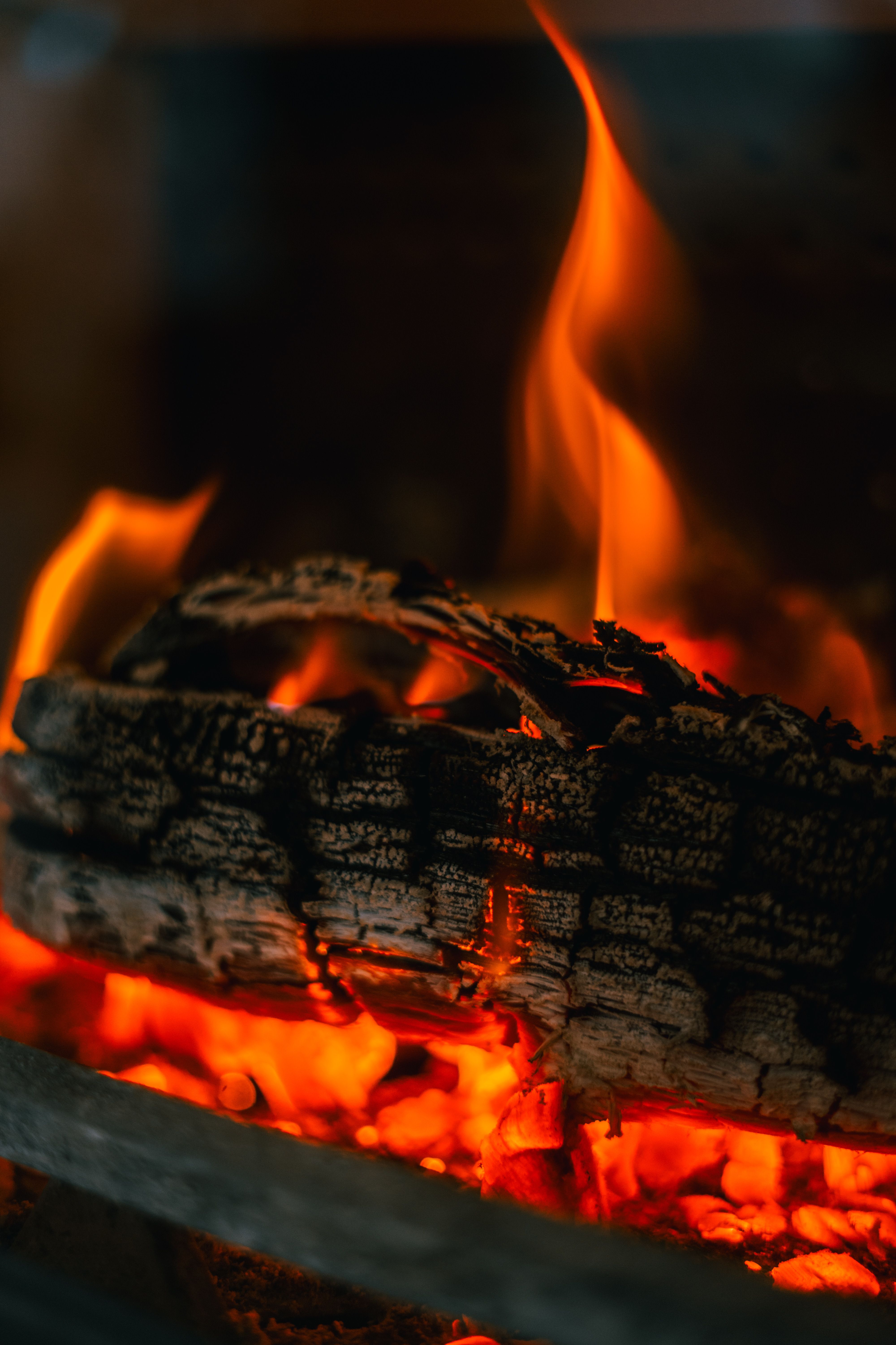4000x6000 Warm Cozy Fireplace with Burning Log · Free