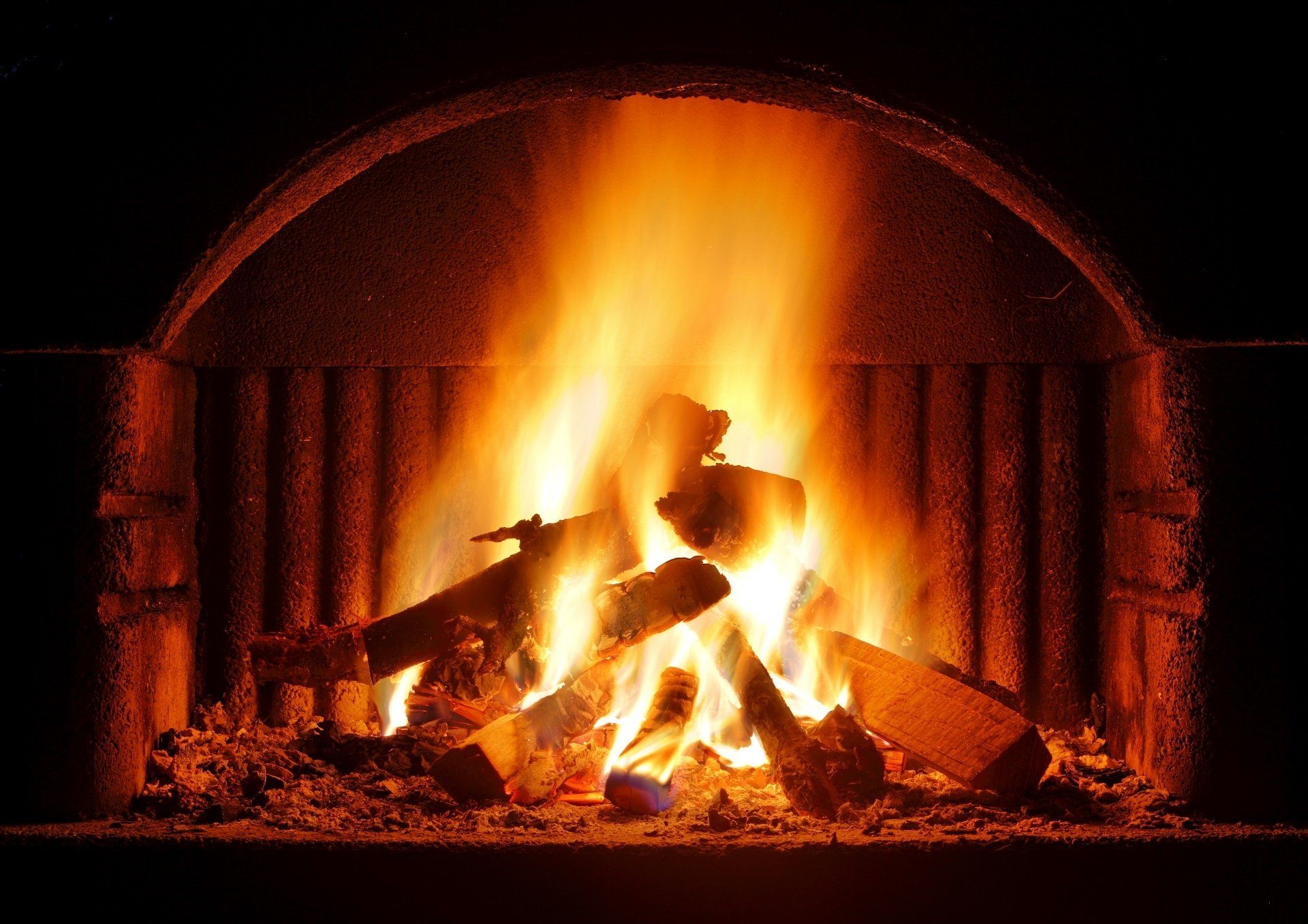 1920x1357 Luminous Hearth Fireplace Flame Wallpaperx1357