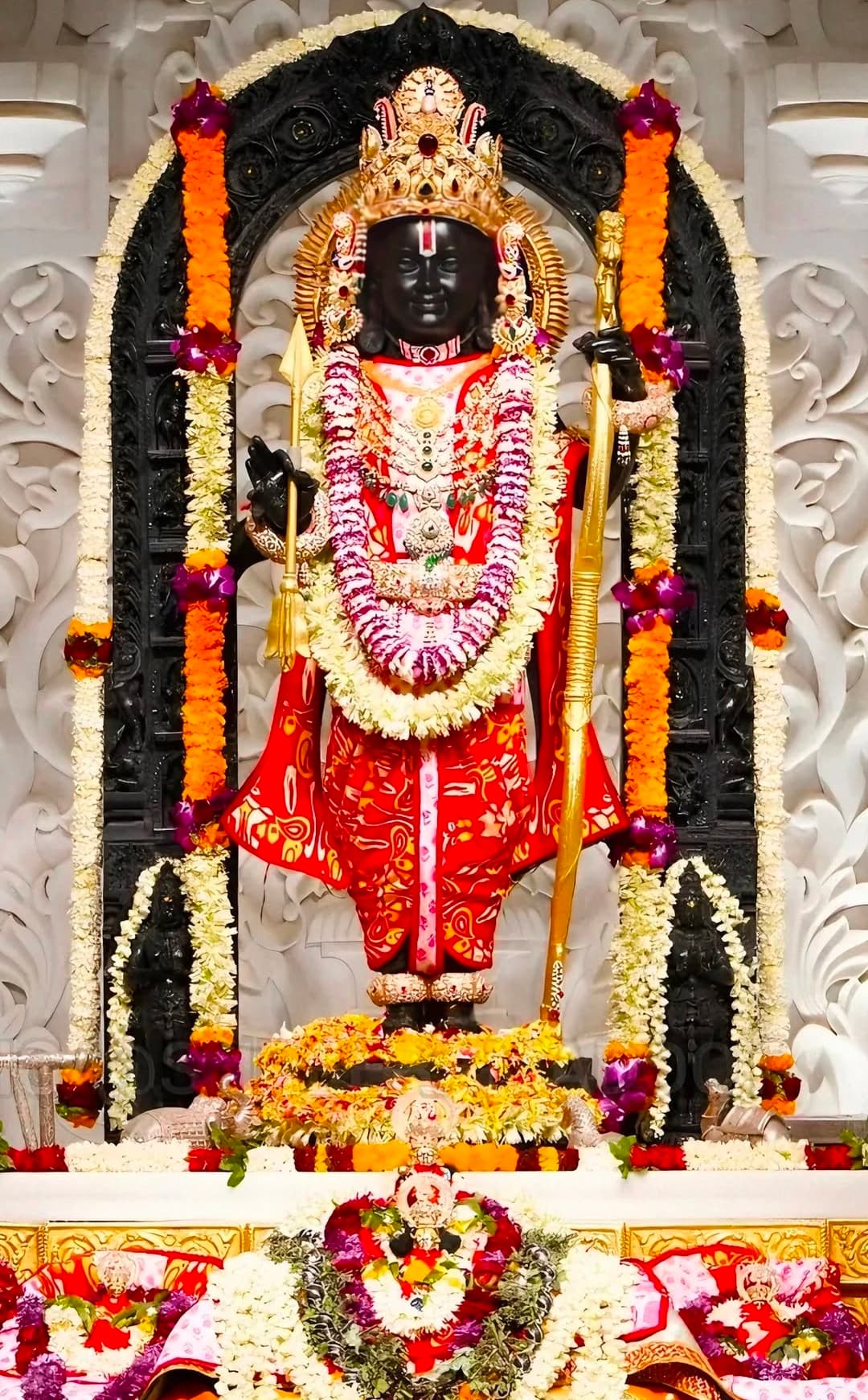 1080x1741 Lord Vitthal Idol in Temple with Red Attire