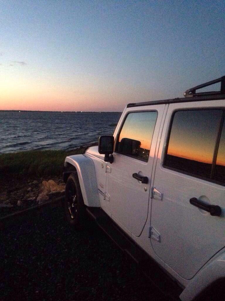 768x1024 White jeep wrangler beach. Jeep cars, White jeep wrangler, Jeep