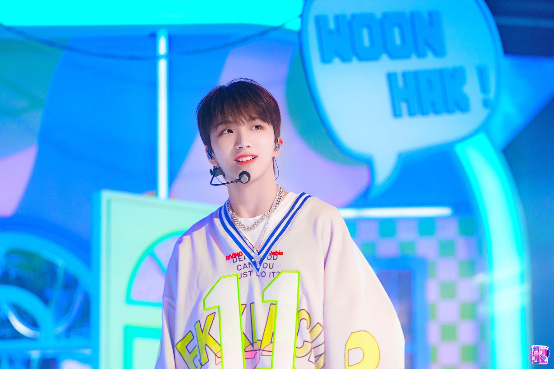 1800x1200 Park Jihu X BOYNEXTDOOR Woonhak Boy (orig. NewJeans) [230723 Special Stage Performance Photo] SBS Inkigayo : R BOYNEXTDOOR_