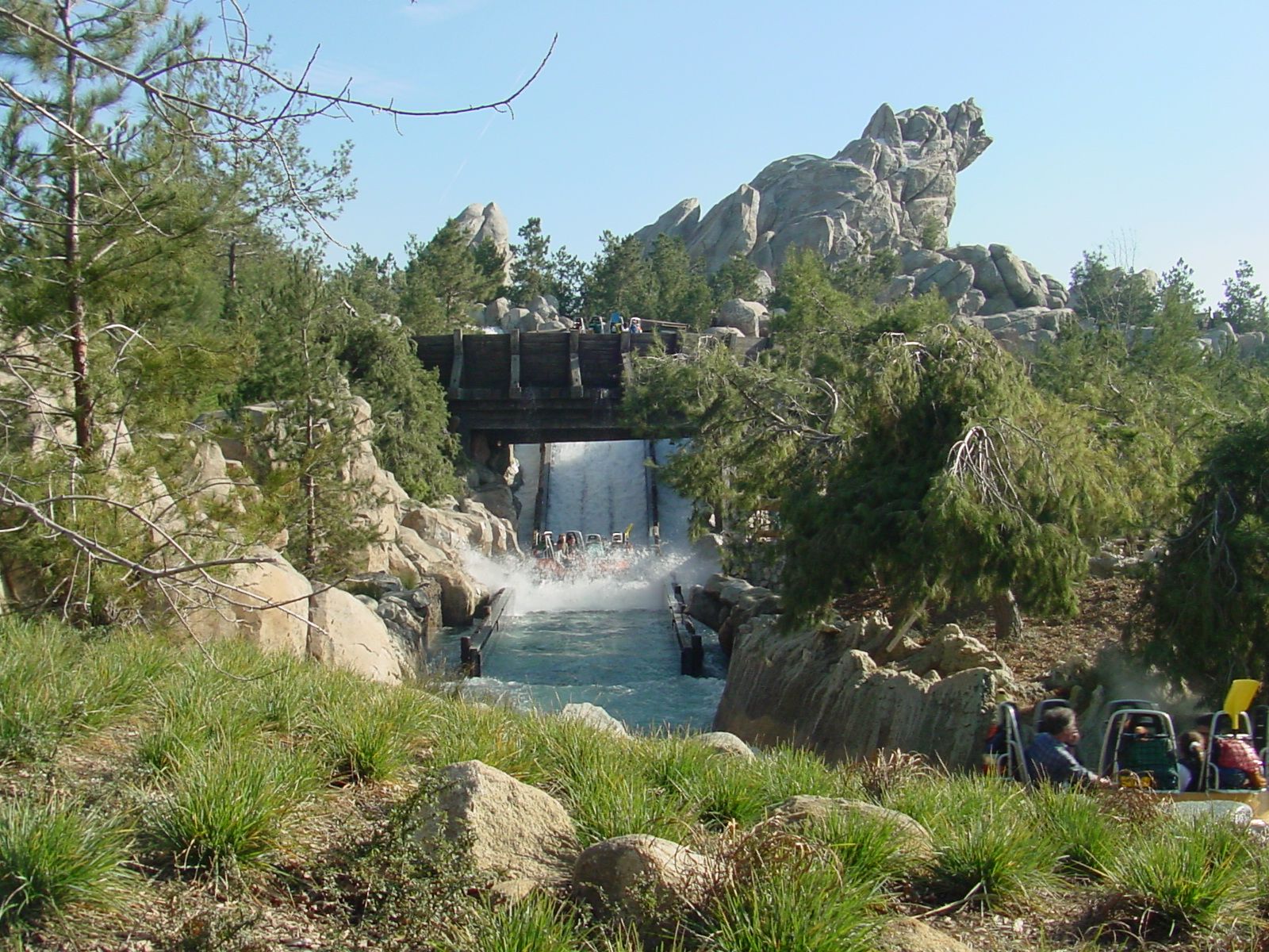 1600x1200 Grizzly River Run
