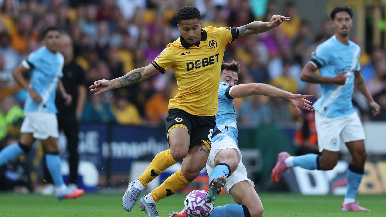 1600x900 Man Utd also eyeing move for brilliant £21m Wolves star with Gomes