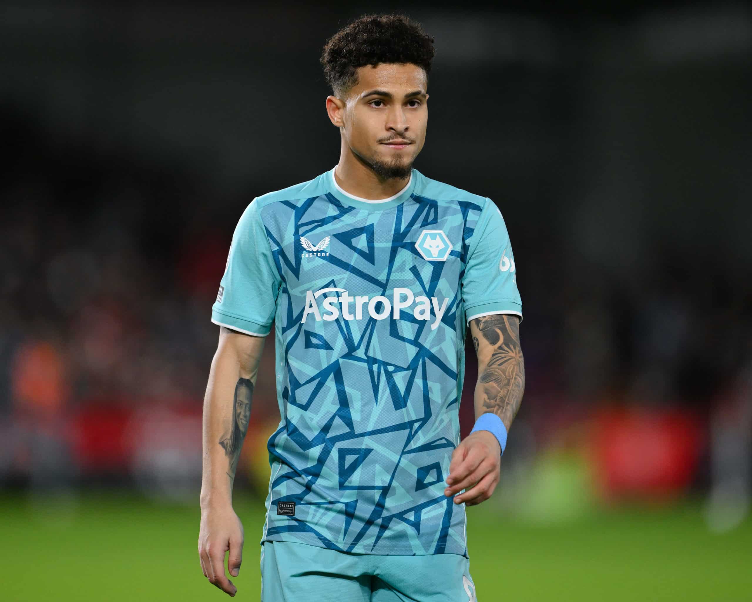 2560x2048 Report: Man United eyeing move to sign Premier League midfielder