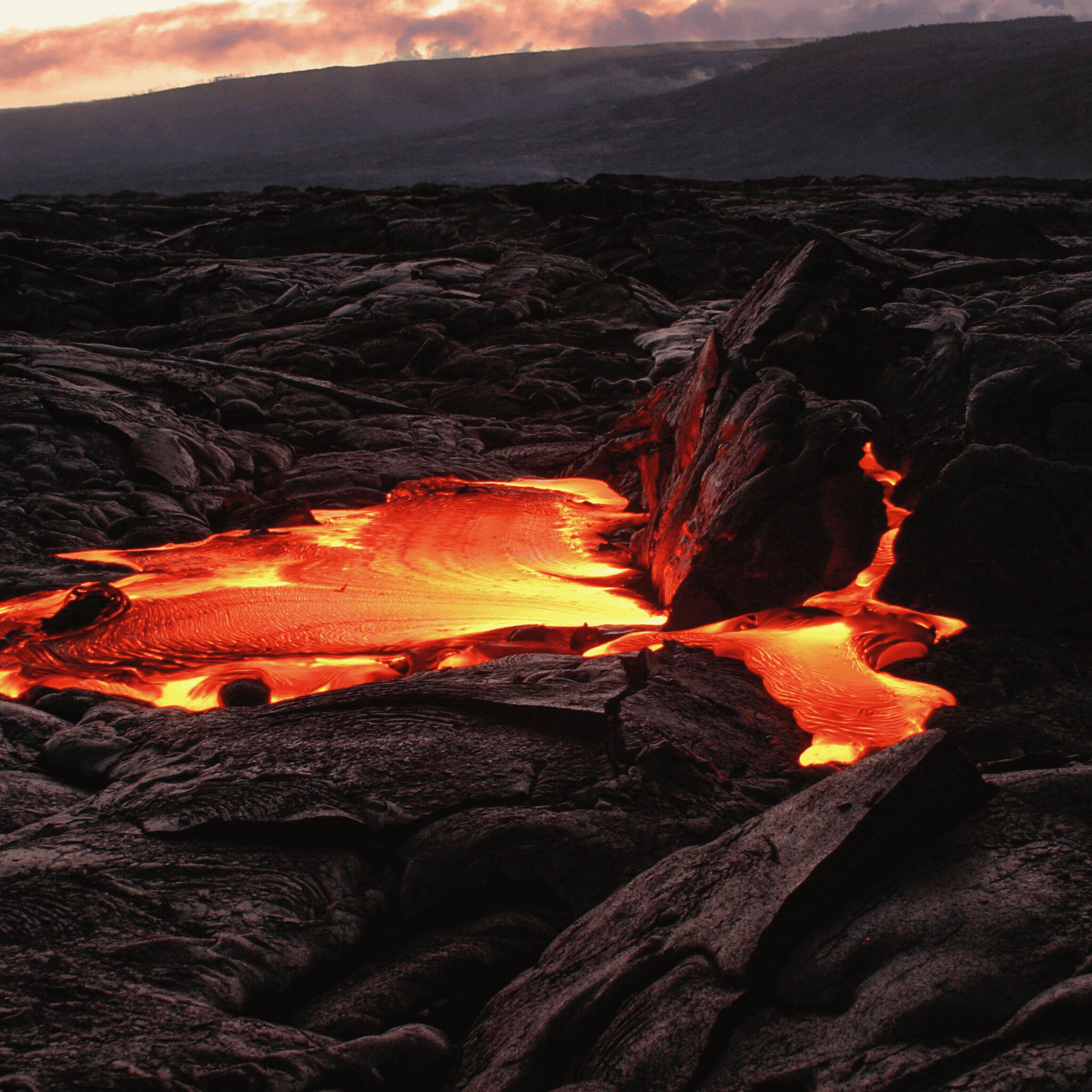 3840x3840 The floor is lava & Seek