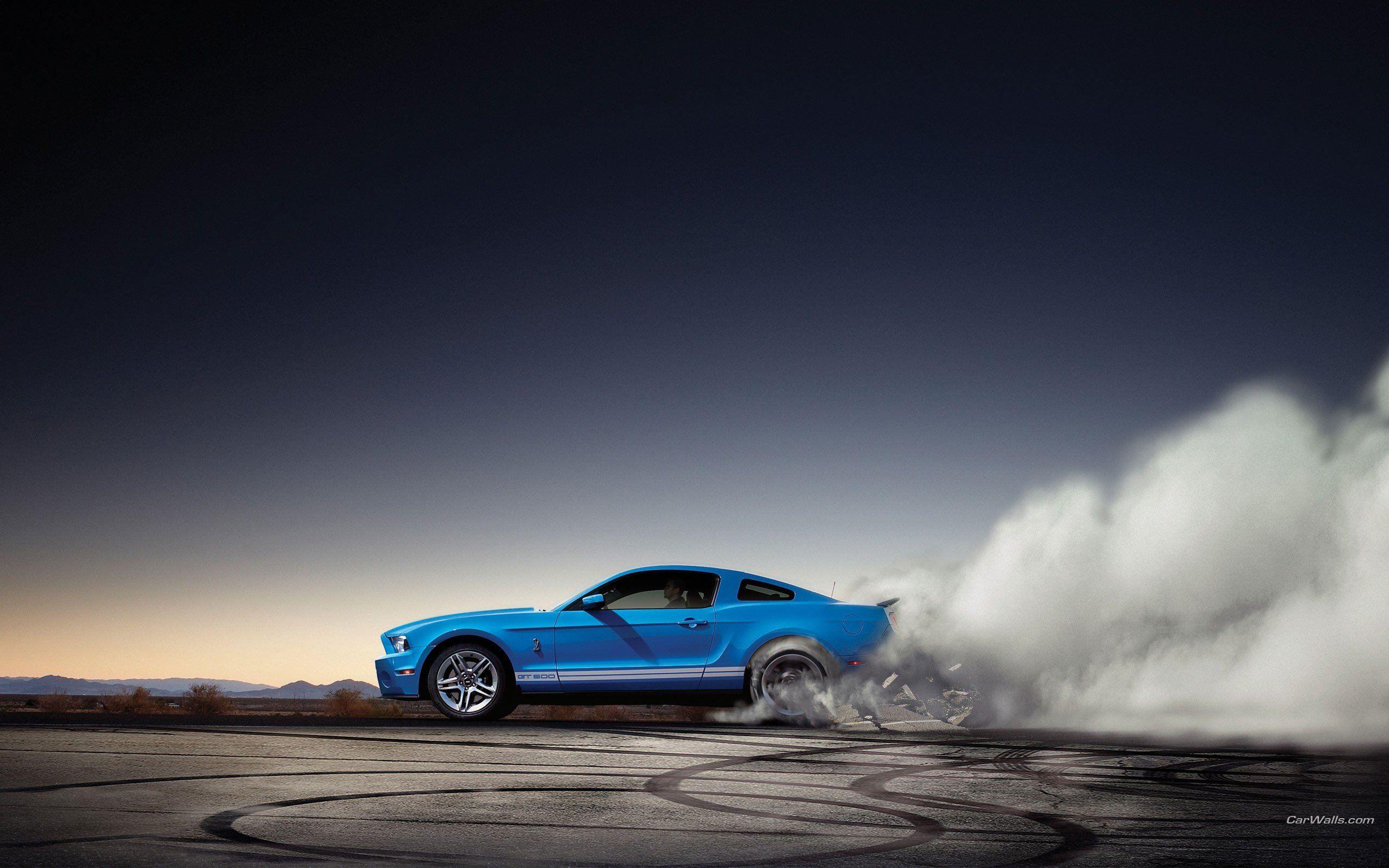 Ford Mustang Shelby бернаут