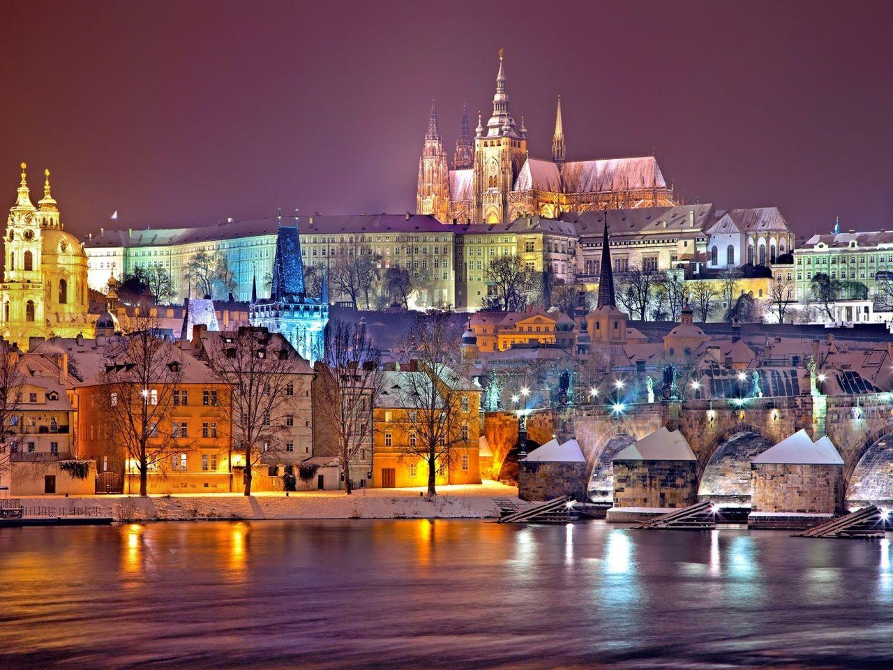 1280x960 Desktop Wallpaper Prague, City, House, Castle, Winter, Lights, HD