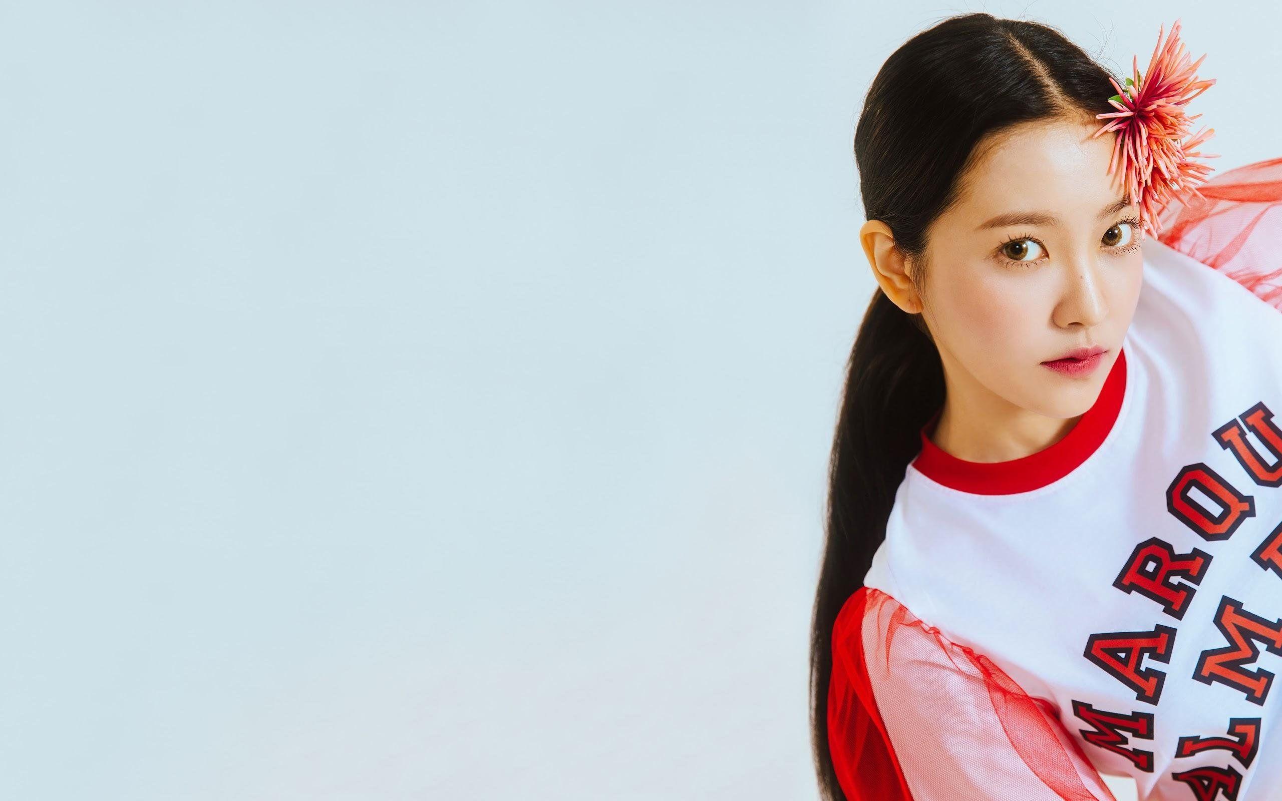 2560x1600 Red Velvet Yeri Desktop Wallpaper
