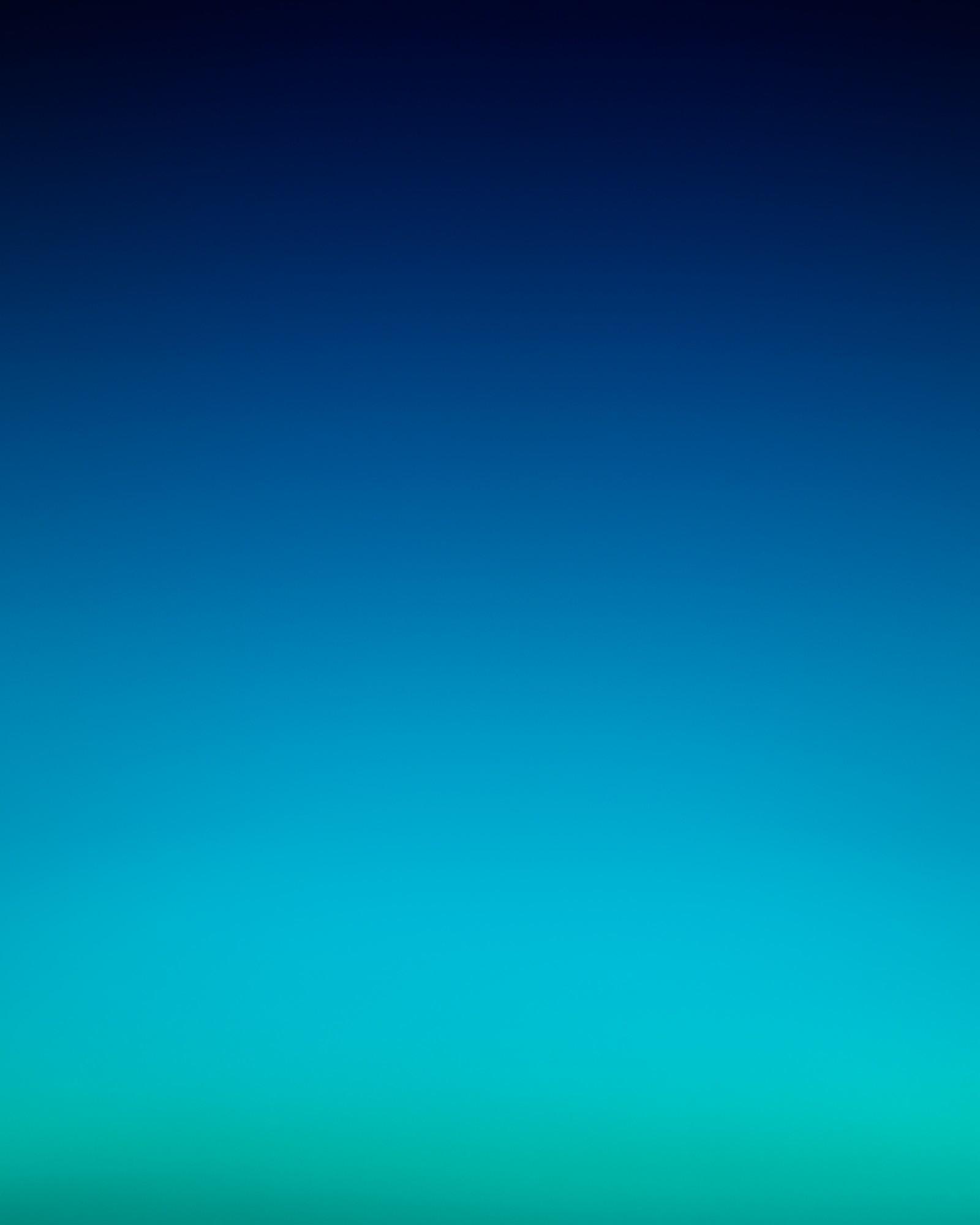 1600x2000 Blue Ombre Wallpaper