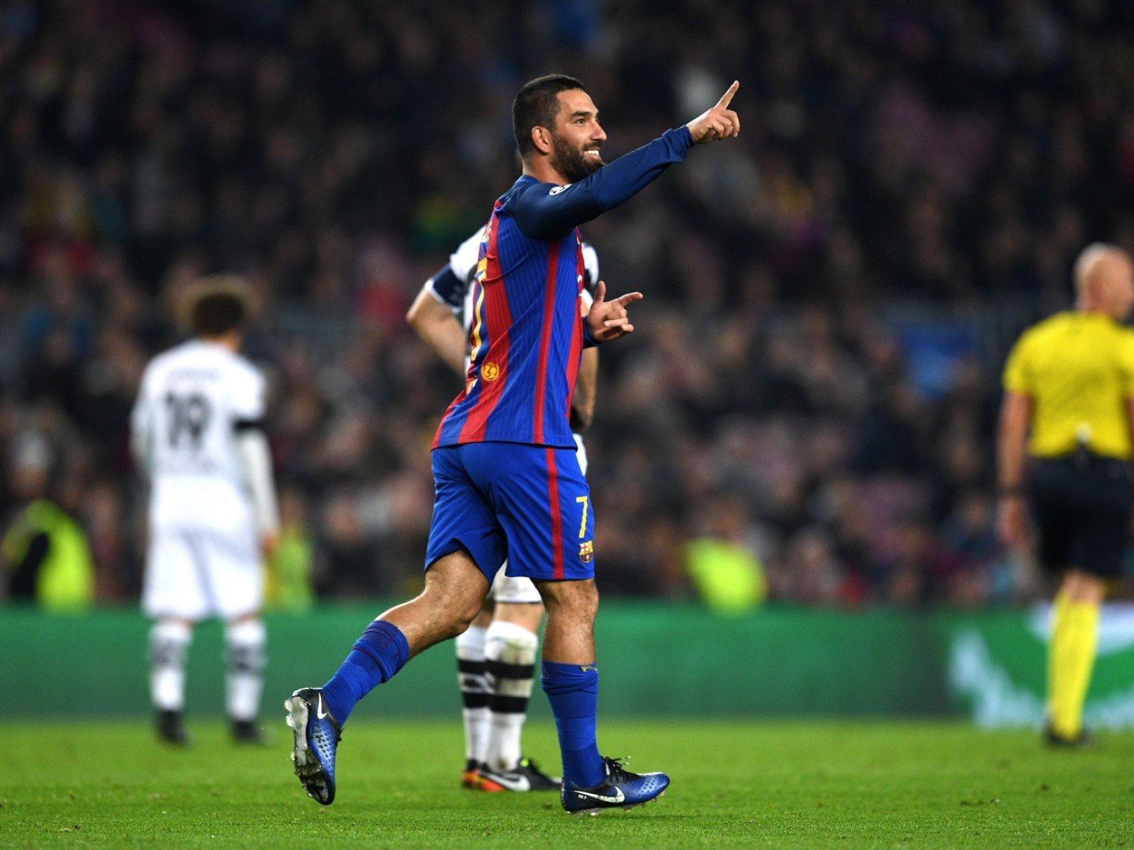 1600x1200 Barcelona consider not giving Arda Turan a squad number after ruling out loan deal