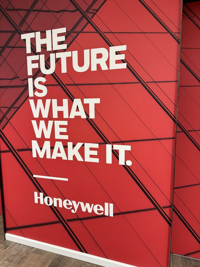 800x1067 newbeginnings #honeywell #futureshaper #saas #digitaltransformation #leadership #innovation #softwarebusiness. Dale Street comments
