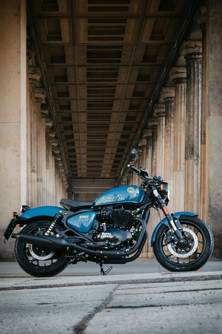 736x1104 Royal Enfield Shotgun 650 barrelled fun!