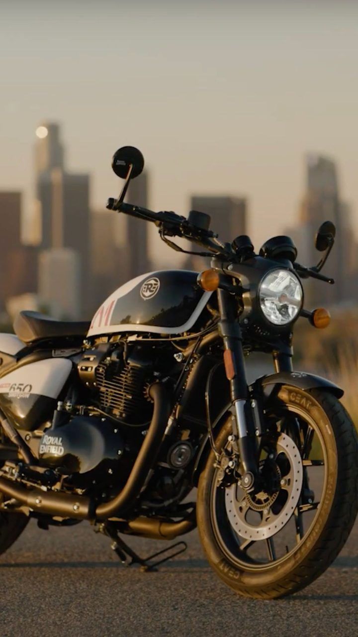 720x1280 Royal Enfield Unleashes the Mighty Shotgun 650 Wiuth Retro Design And Impressive Power; Design And Features