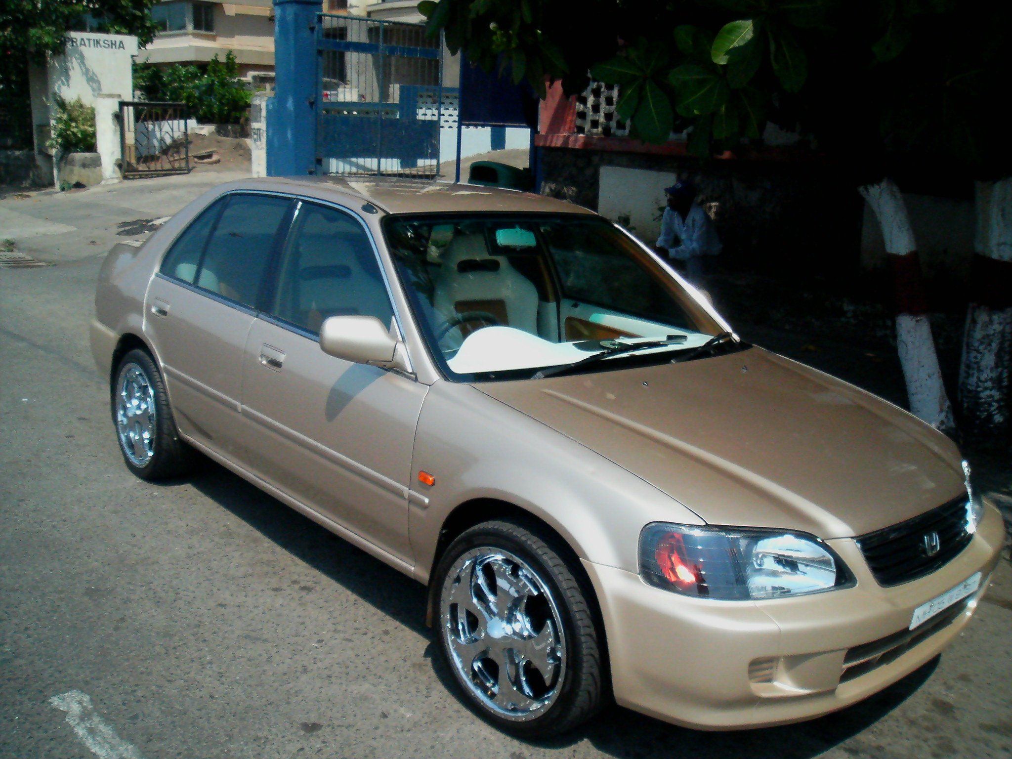 2048x1536 Honda City with Rocking interiors for SALE