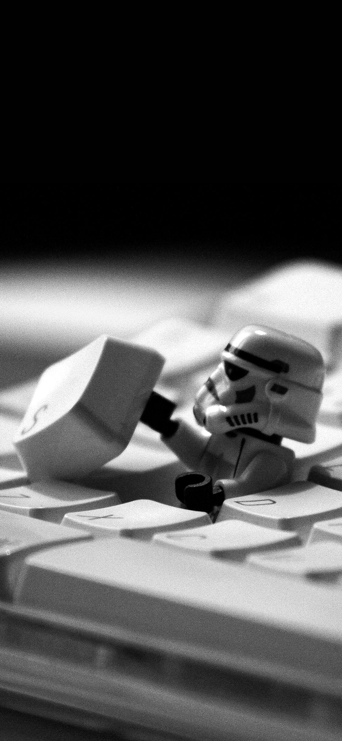 1125x2436 Storm Trooper Starwars Keyboard Film