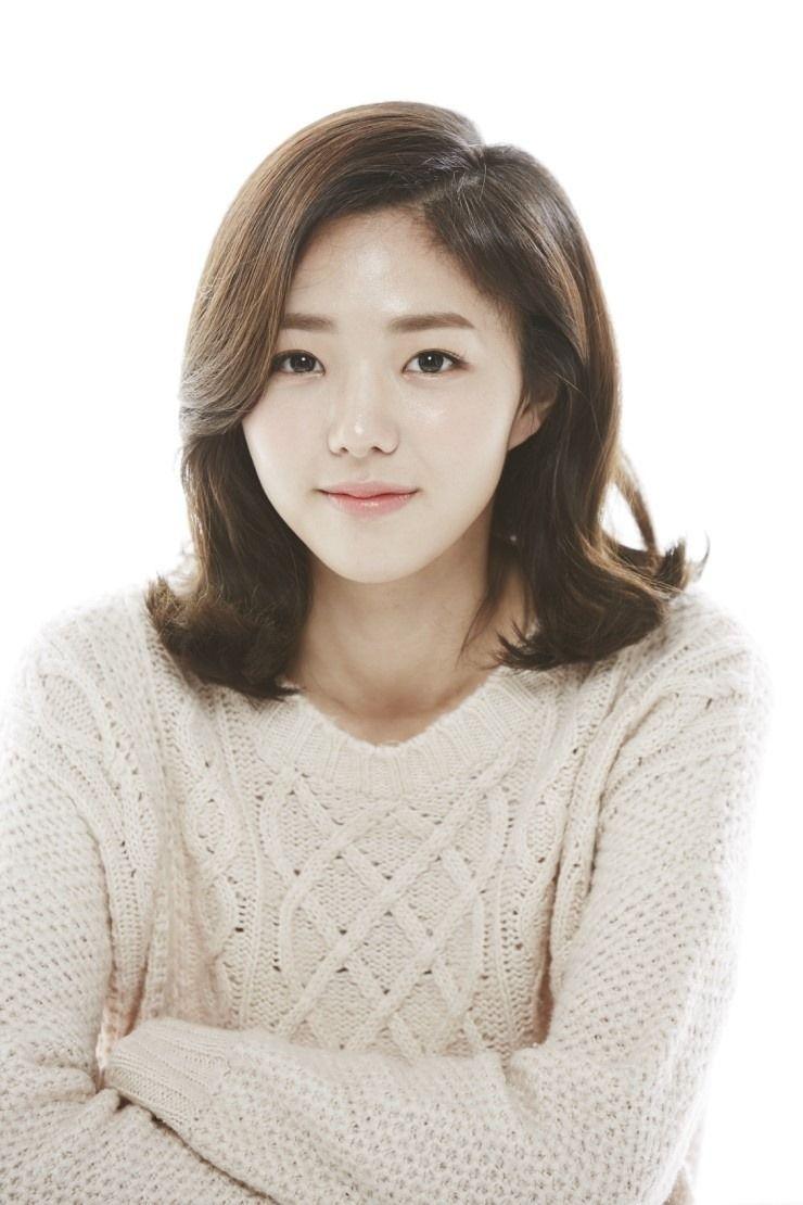 Chae Soo Bin Wallpapers Top Free Chae Soo Bin Backgrounds Wallpaperaccess