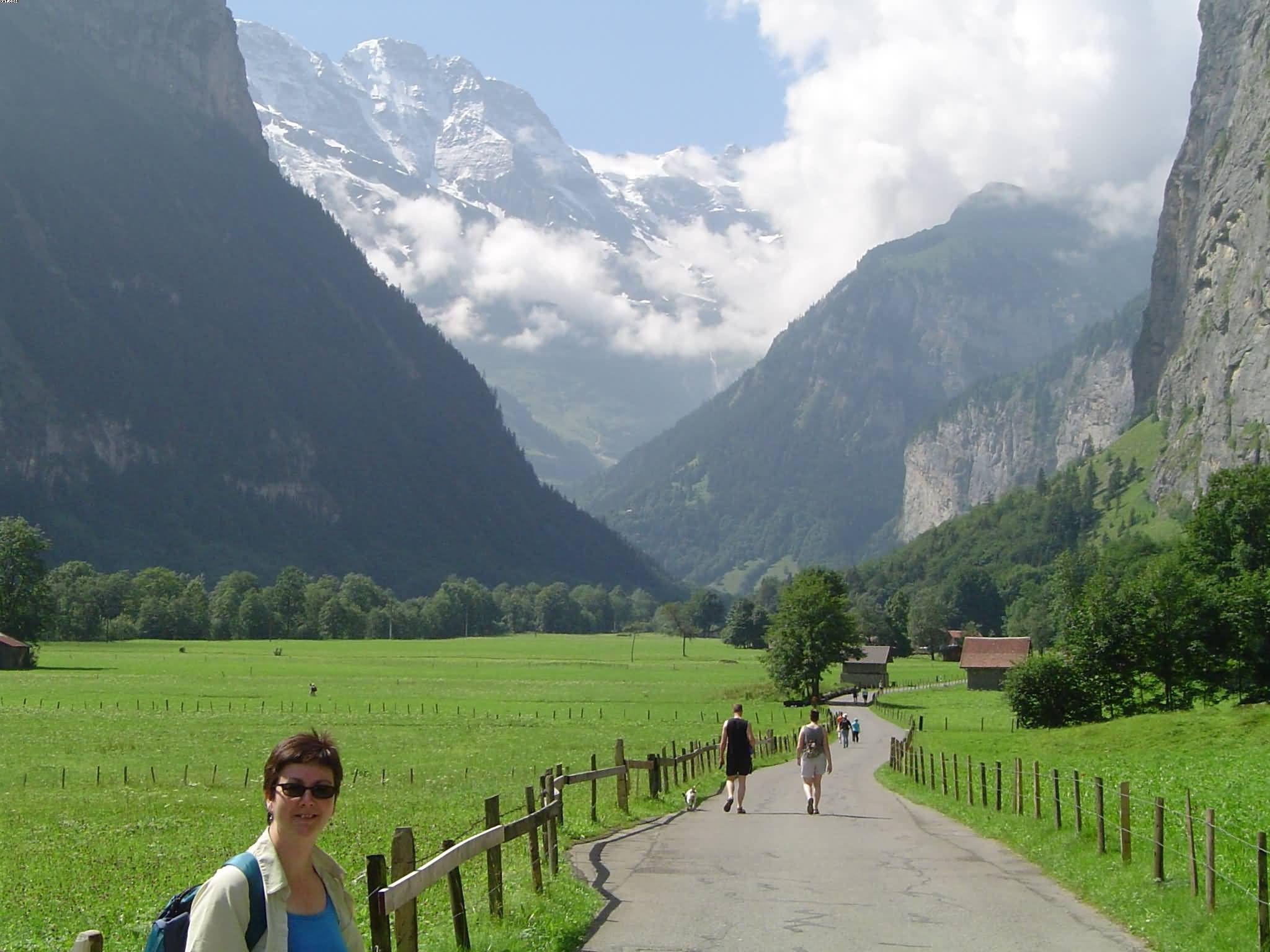 2048x1536 Lauterbrunnen Valley HD wallpaper