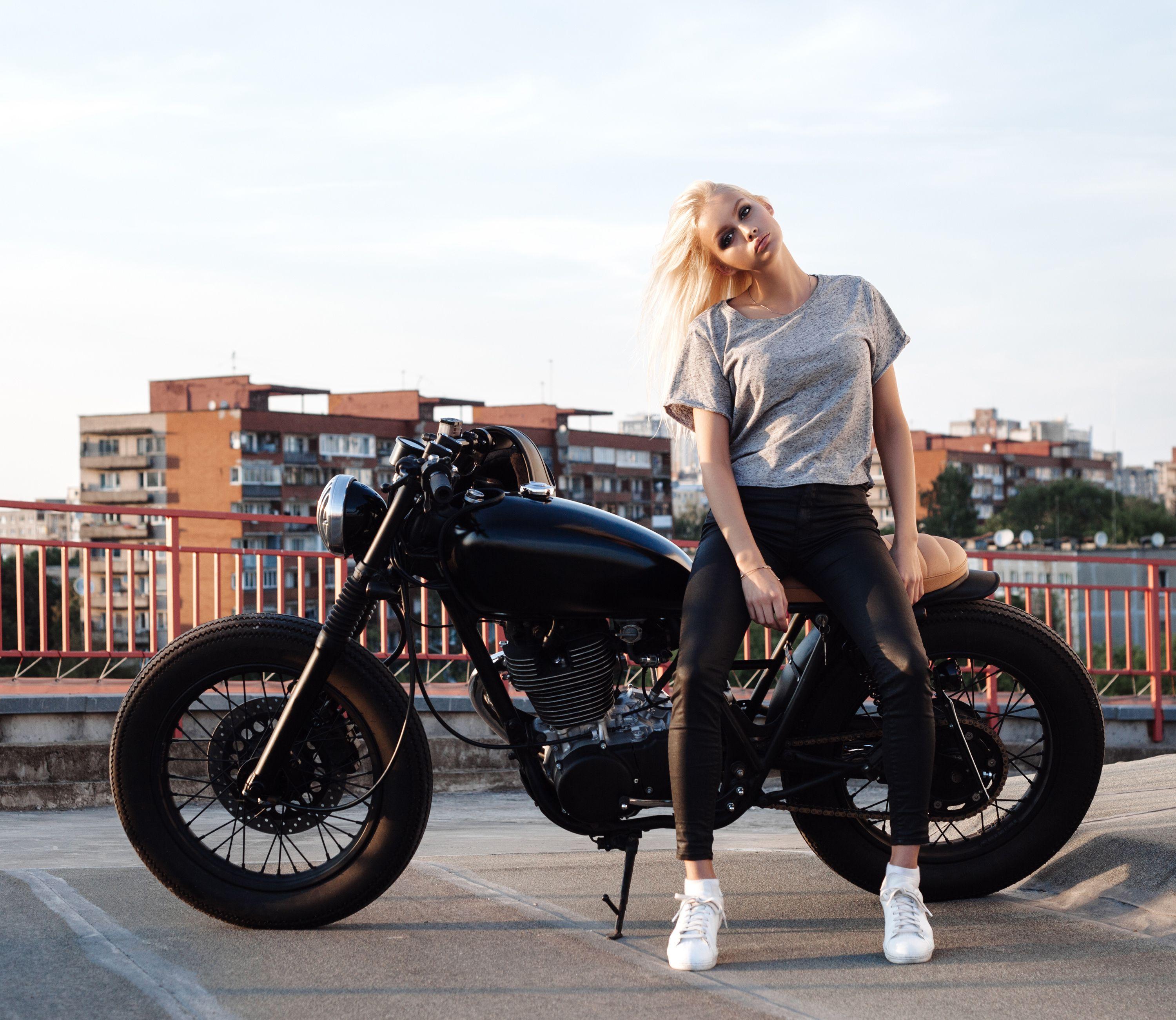 3000x2600 Image Blonde girl motorcycle young woman 3000x2600