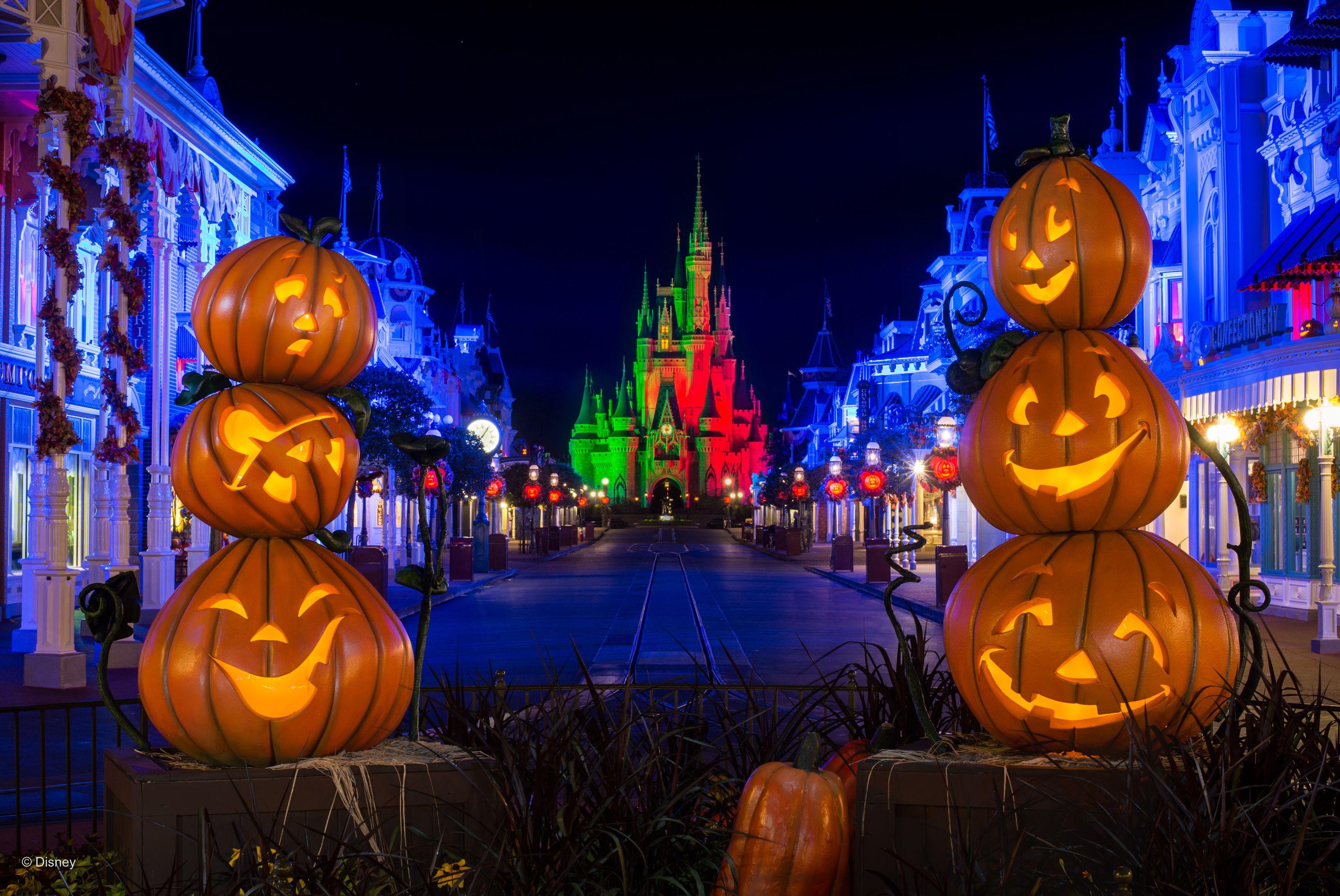 Disney World Halloween Wallpapers Top Free Disney World Halloween Backgrounds Wallpaperaccess