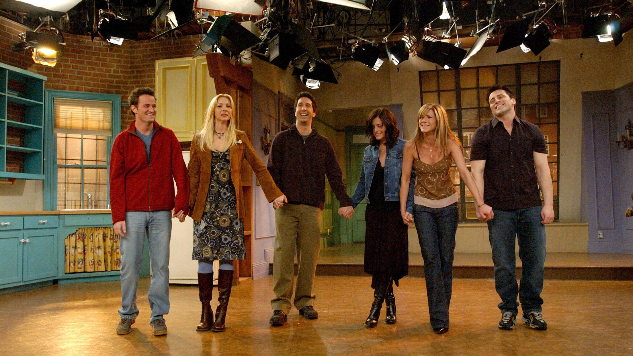2208x1242 Friends TV Series Wallpaper
