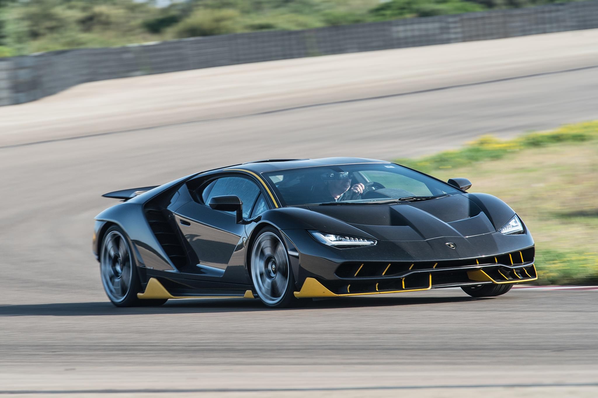 Спорткар Lamborghini Centenario