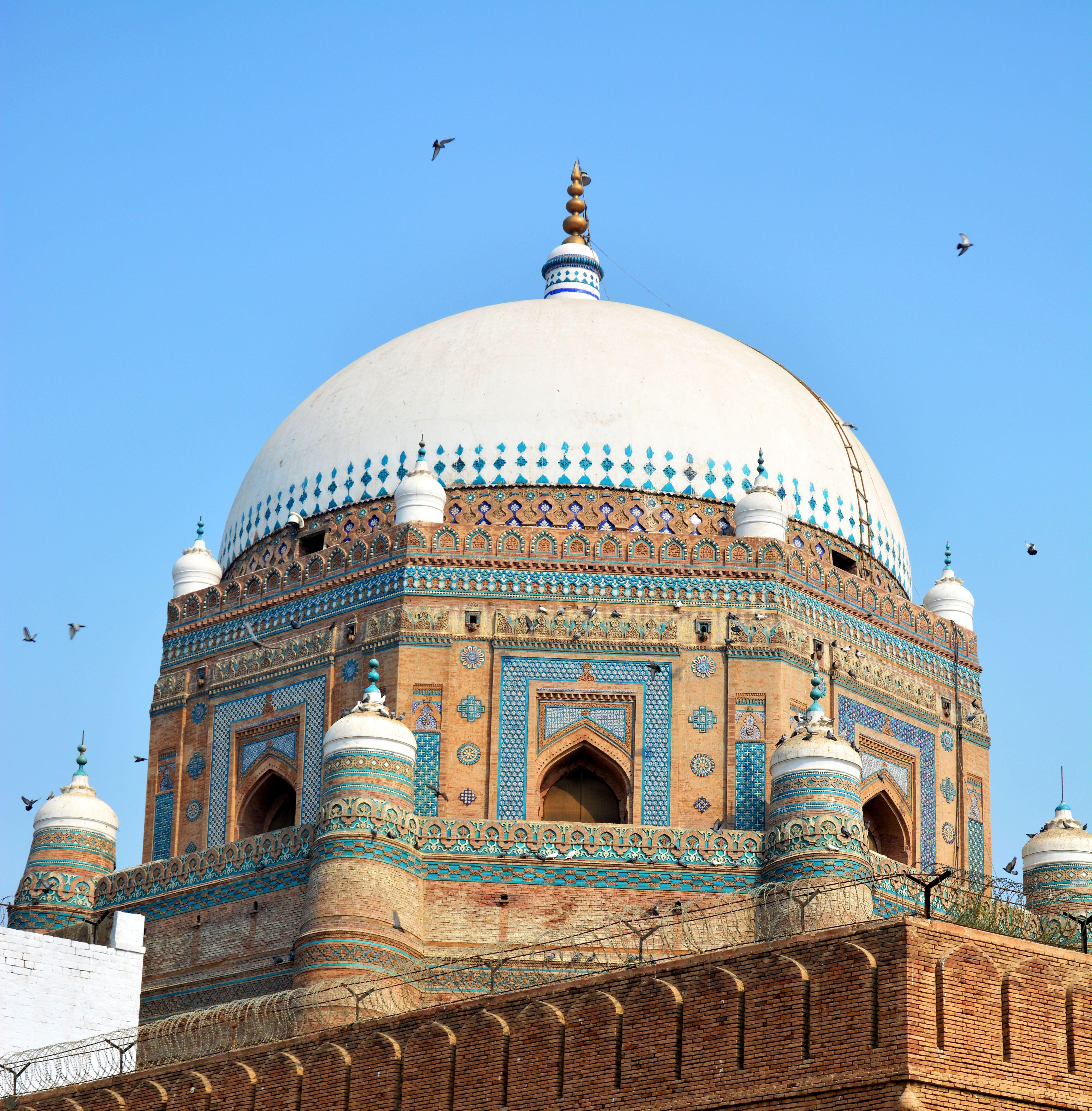 4000x4068 Mausoleums of Multan