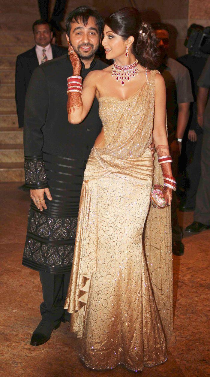 700x1256 Shilpa Shetty, Raj Kundra Indian Wedding Reception Picture
