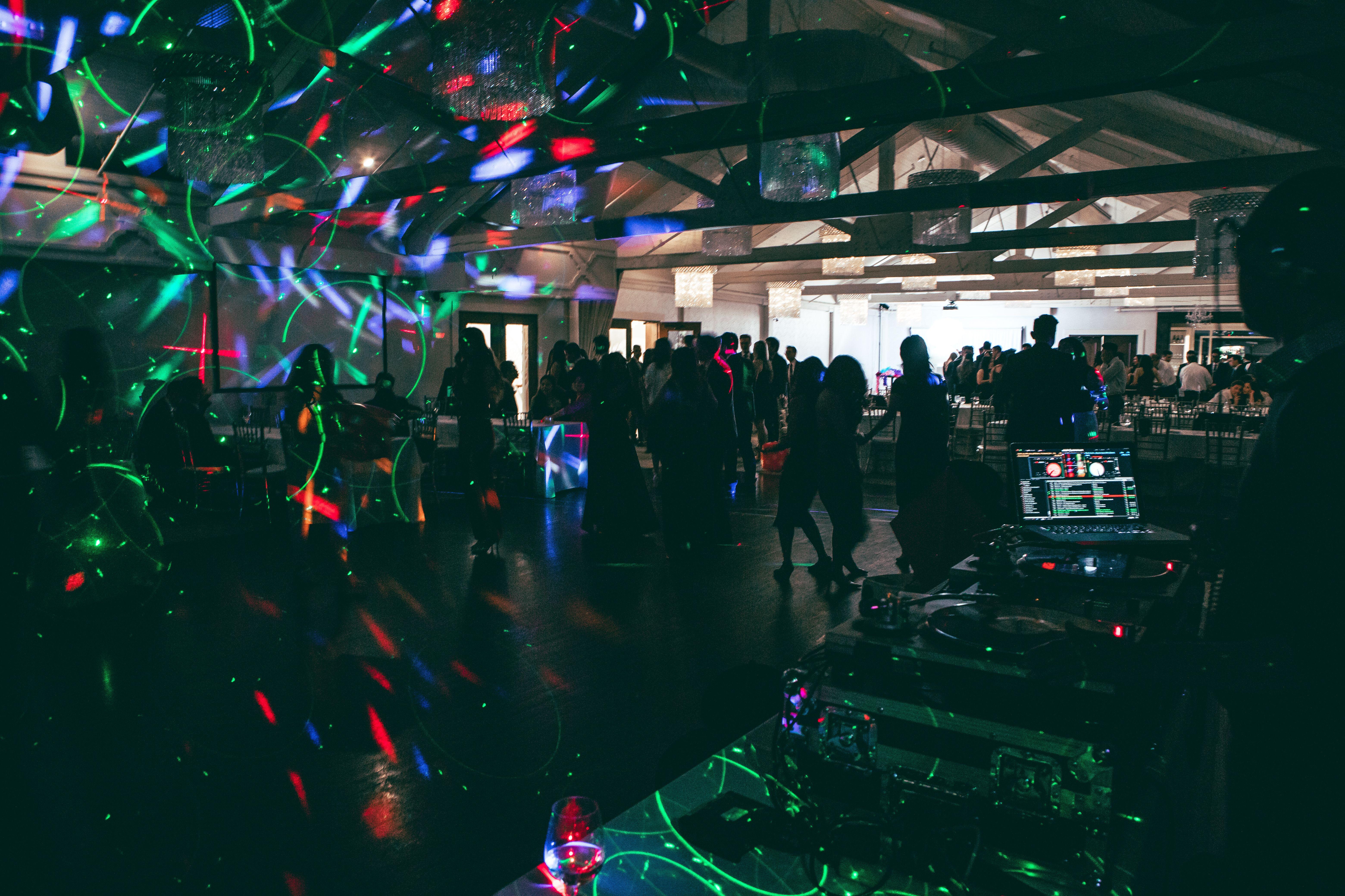6240x4160 Photo Of People On Nightclub · Free