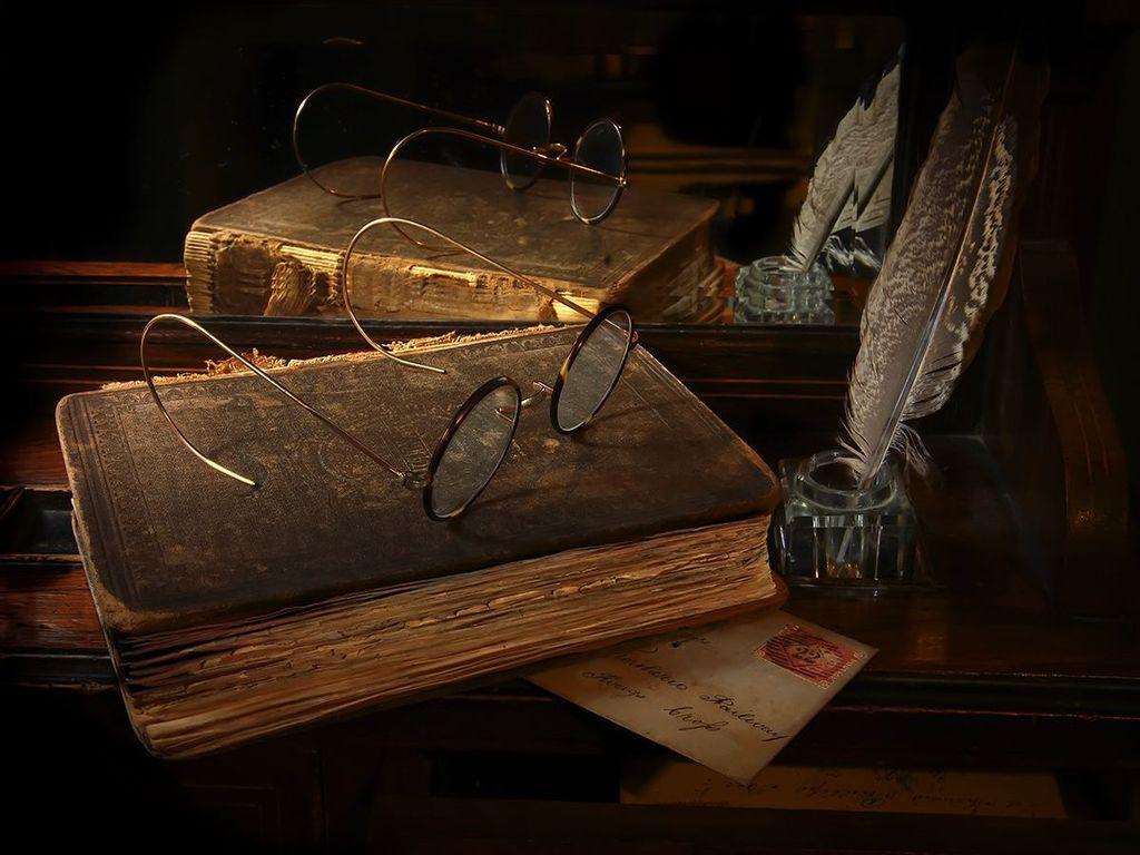 1024x768 Awesome Book Background. Facebook