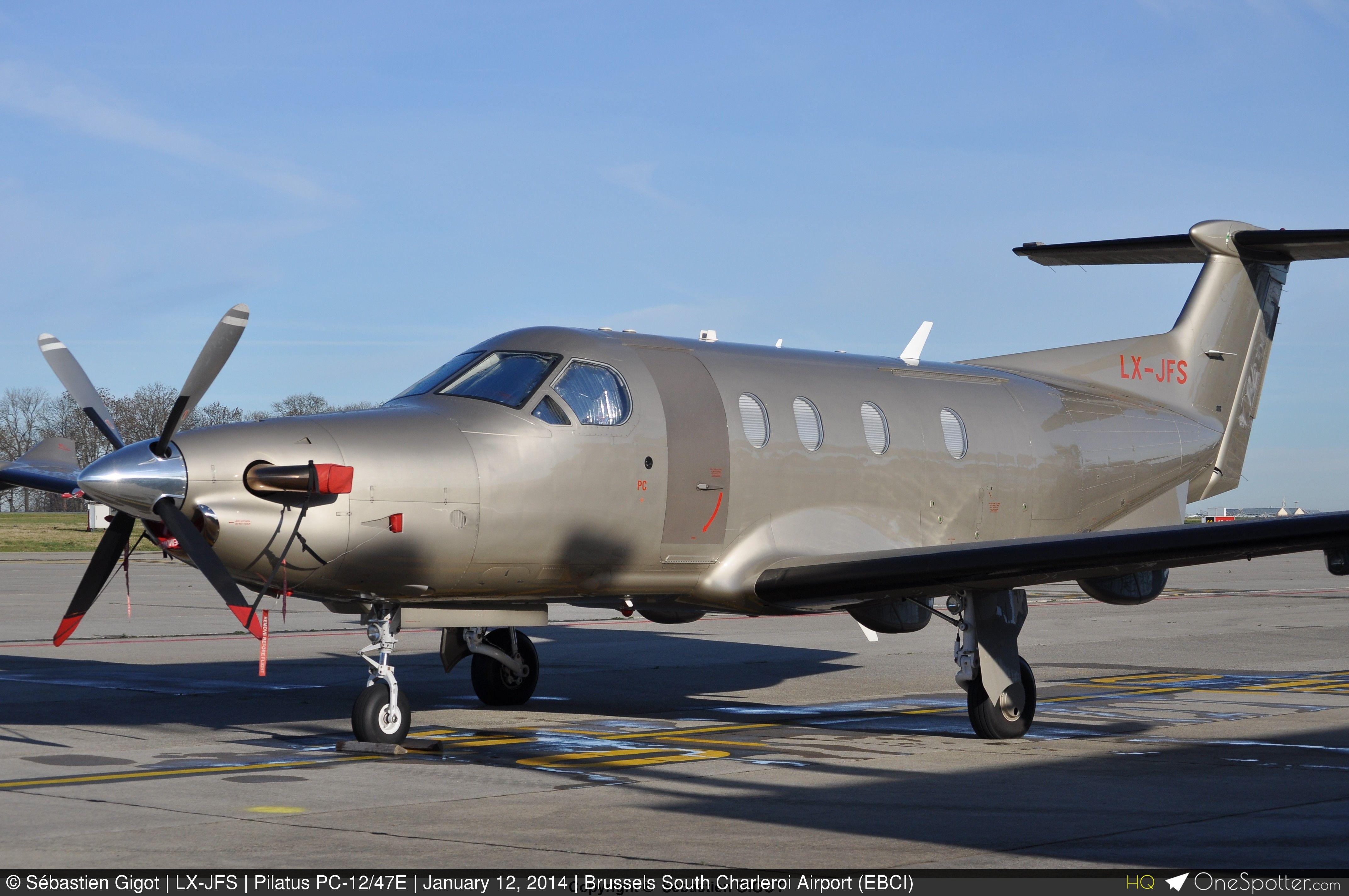 4288x2848 Pilatus PC 12