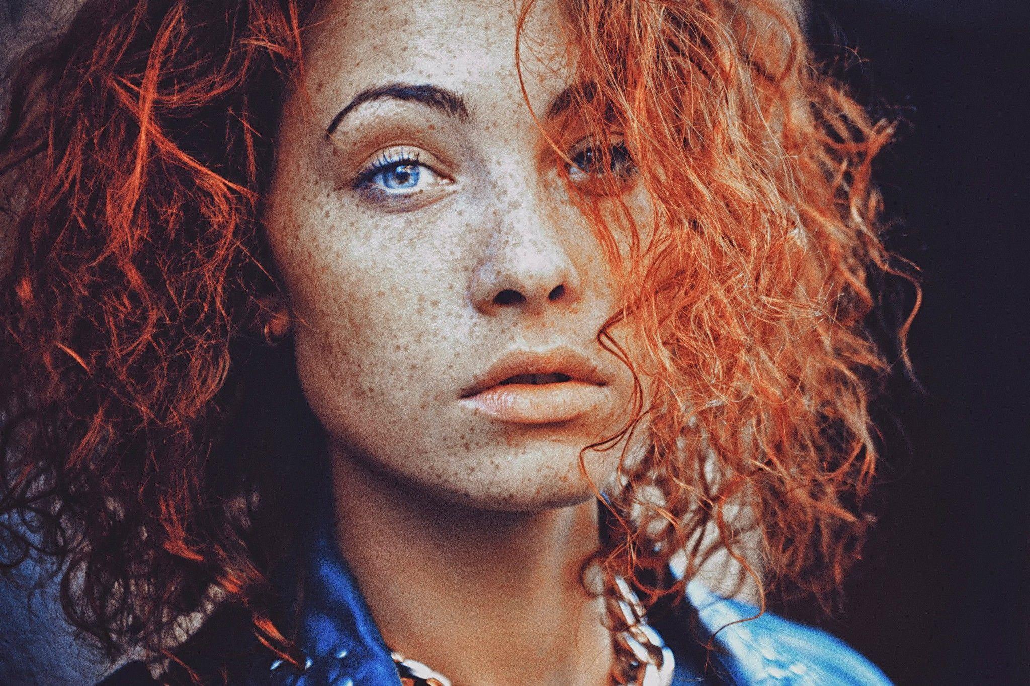 2048x1365 women model redhead face curly hair open mouth freckles blue eyes