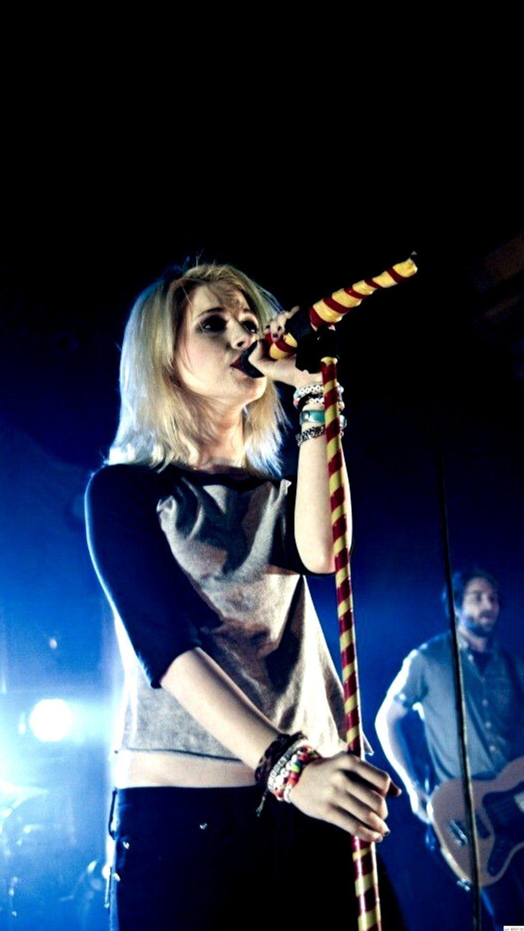 hayley williams 2022 iphone wallpaper