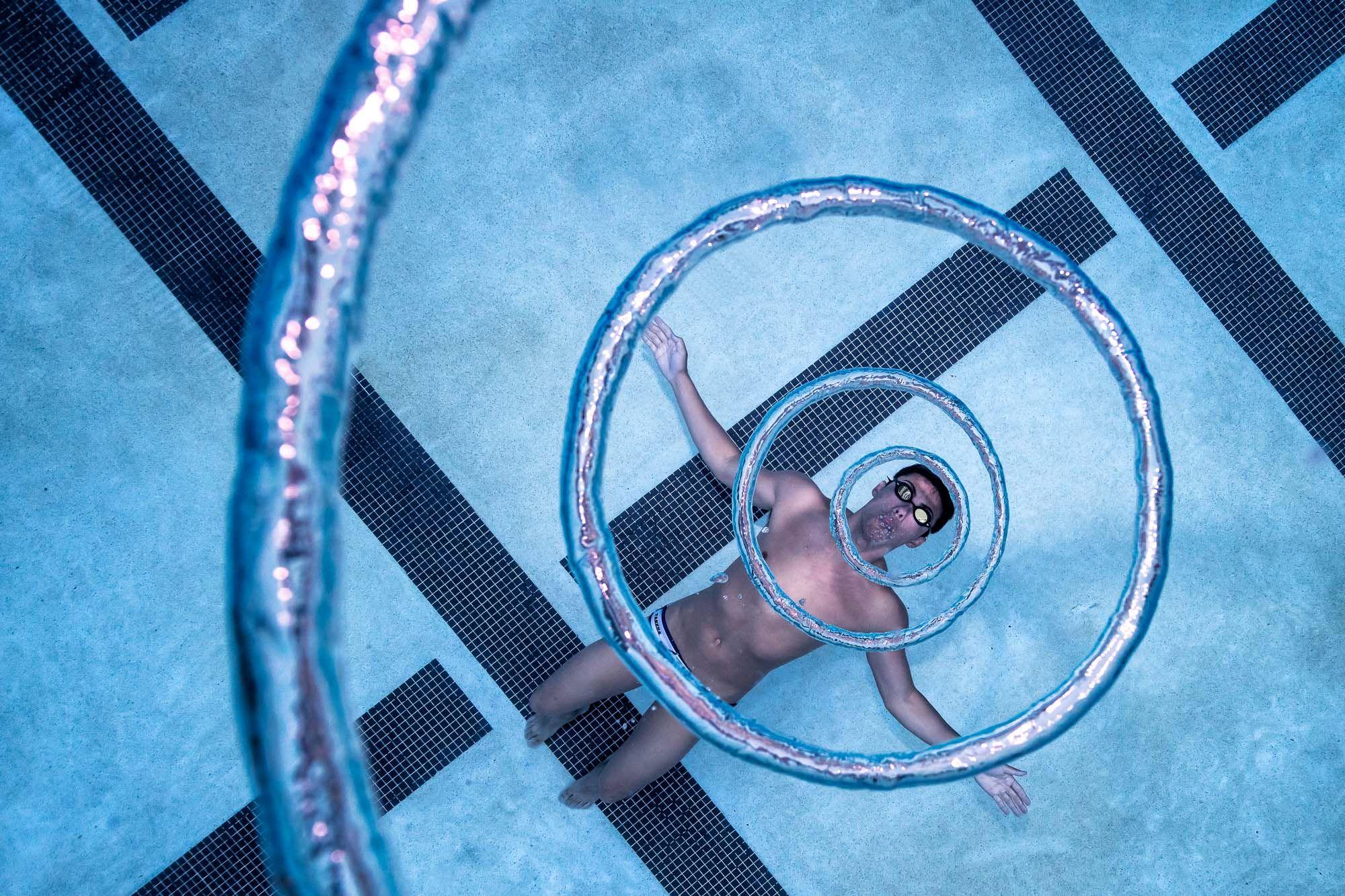 2000x1333 Best Underwater Swimming Photo of 2018