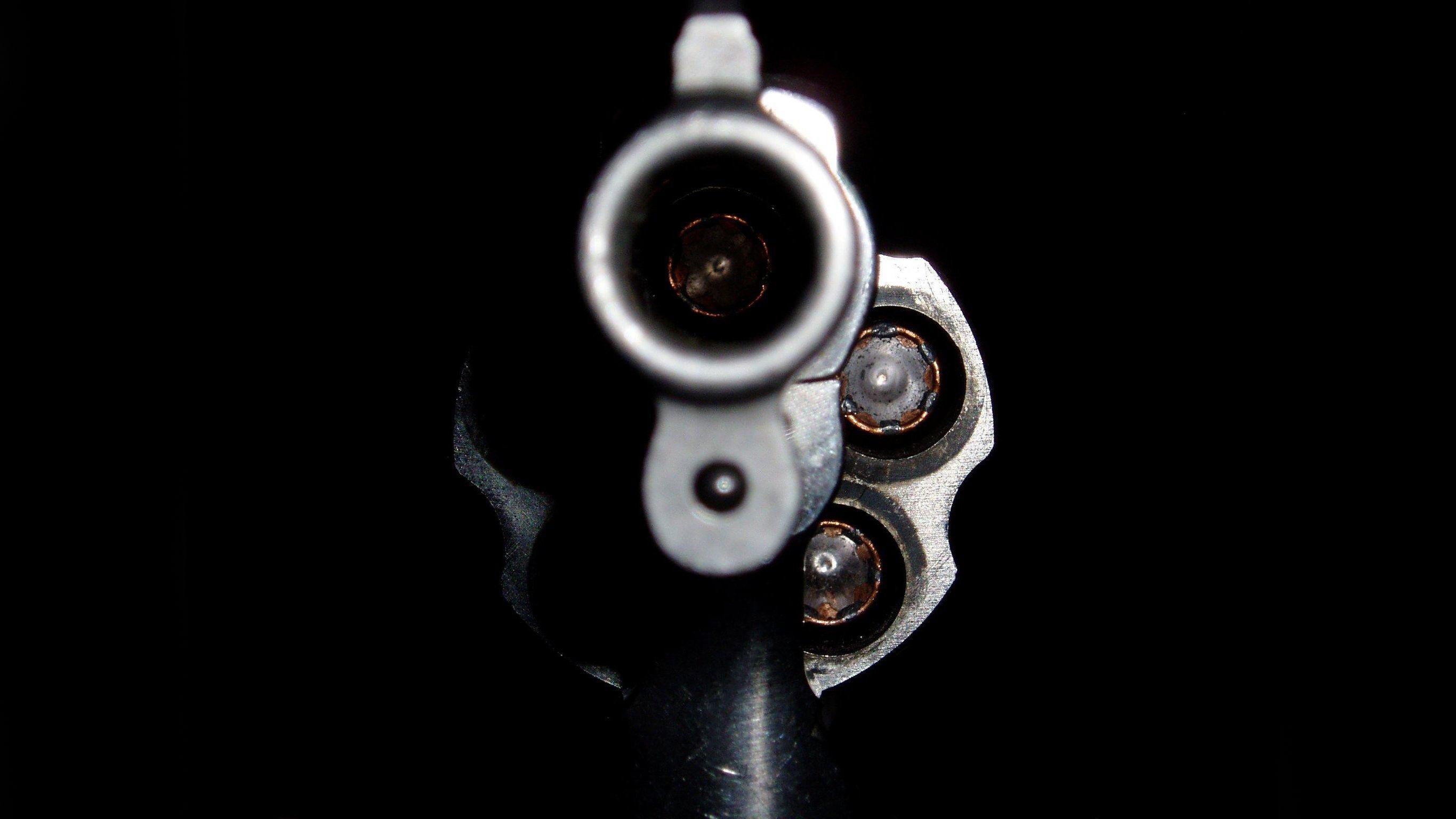 2731x1536 Gun Pointing At You Wallpaperx1536