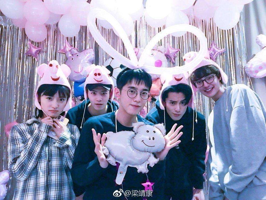 1024x768 Meteor Garden 2018 ✨